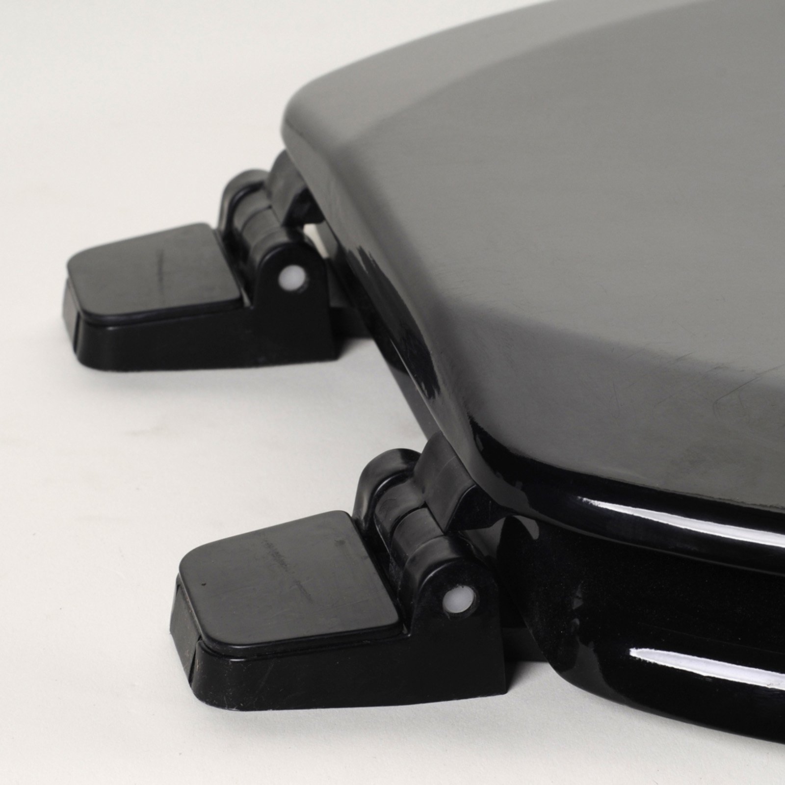 Comfort Seats C014WD90 Deluxe Molded Wood Closed Front Elongated with Cover