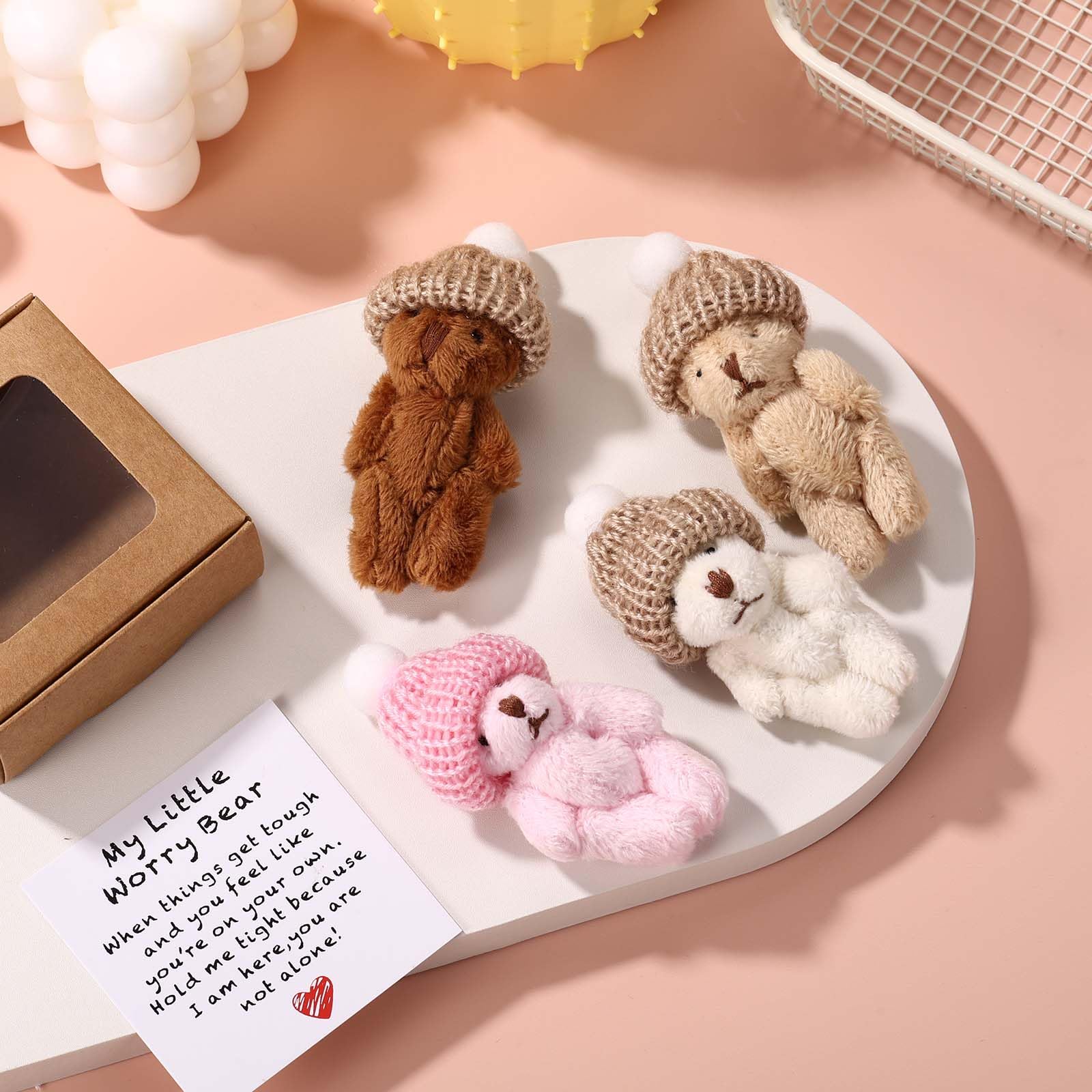 TOYMIS 4 Mini Orsacchiotti Peluche In Scatola Con Biglietto Incoraggiamento – Regalo Positivo Fatto A Mano