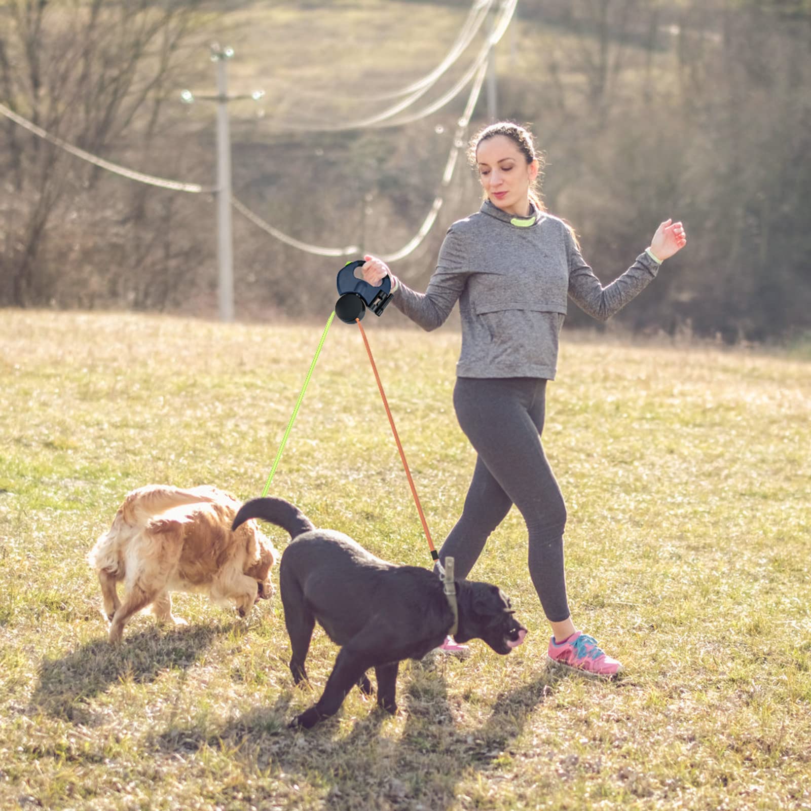 Correa retráctil doble para perro, reforzada y extensible con mango antideslizante, con luz LED y caja de basura para pasear a 2 perros, banda de nailon fuerte sin enredos de 360°, freno con una sola