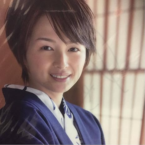 Amazon 吉瀬美智子 クリアファイルsubaruスバル自動車b アイドル 芸能人グッズ 通販