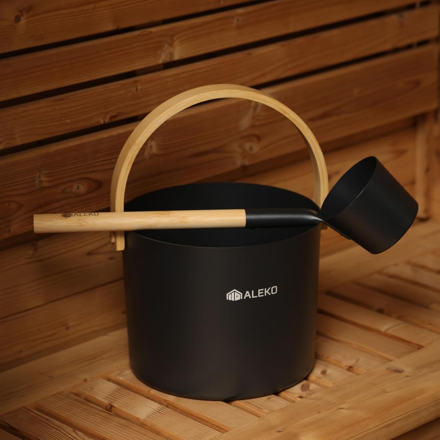 ALEKO Sauna Accessory Kit – Aluminum Bucket & Ladle, 15-Minute Sand Timer, Thermometer Hygrometer Combo, Black Sauna Accessories Set