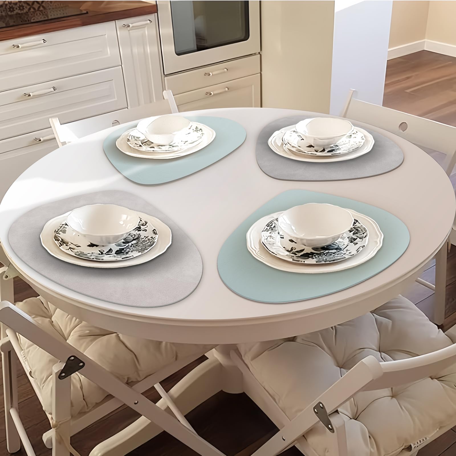 Tischsets Abwaschbar und Untersetzer, Leder Platzsets Rund Doppelseitigen Abwischbar Hitzebeständig rutschfest Platzdeckchen Tischsets Lederoptik 4er Set (Hellgrau Hellblau)