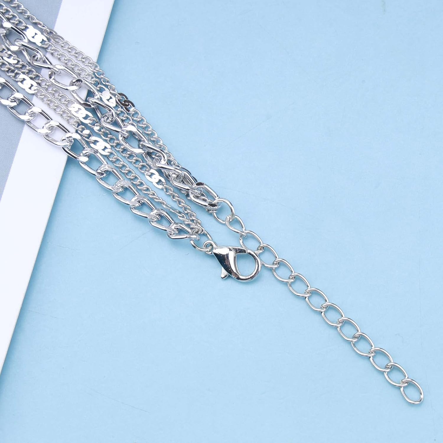 Andelaisi Boho Coin Pendant Necklace Gold Layered Coin Disc Choker Necklace Vintage Curb Chain Necklace Choker Punk Thick Chain Necklace Jewelry for Women and Girls - Image 6