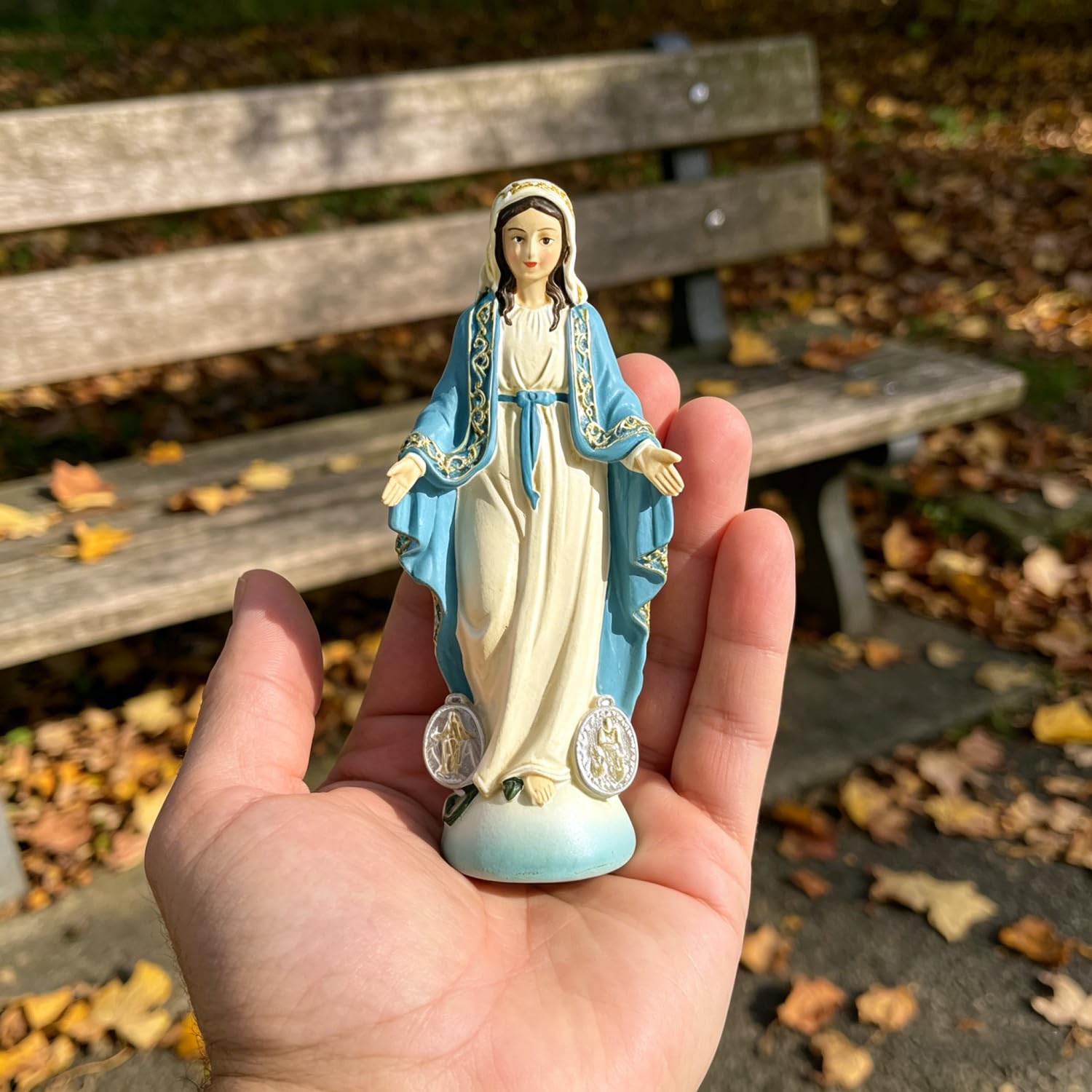 聖母像　樹脂・木製品 約30cm Amazon.co.jp: DurableDelights 聖母マリア像 カトリック 宗教的装飾