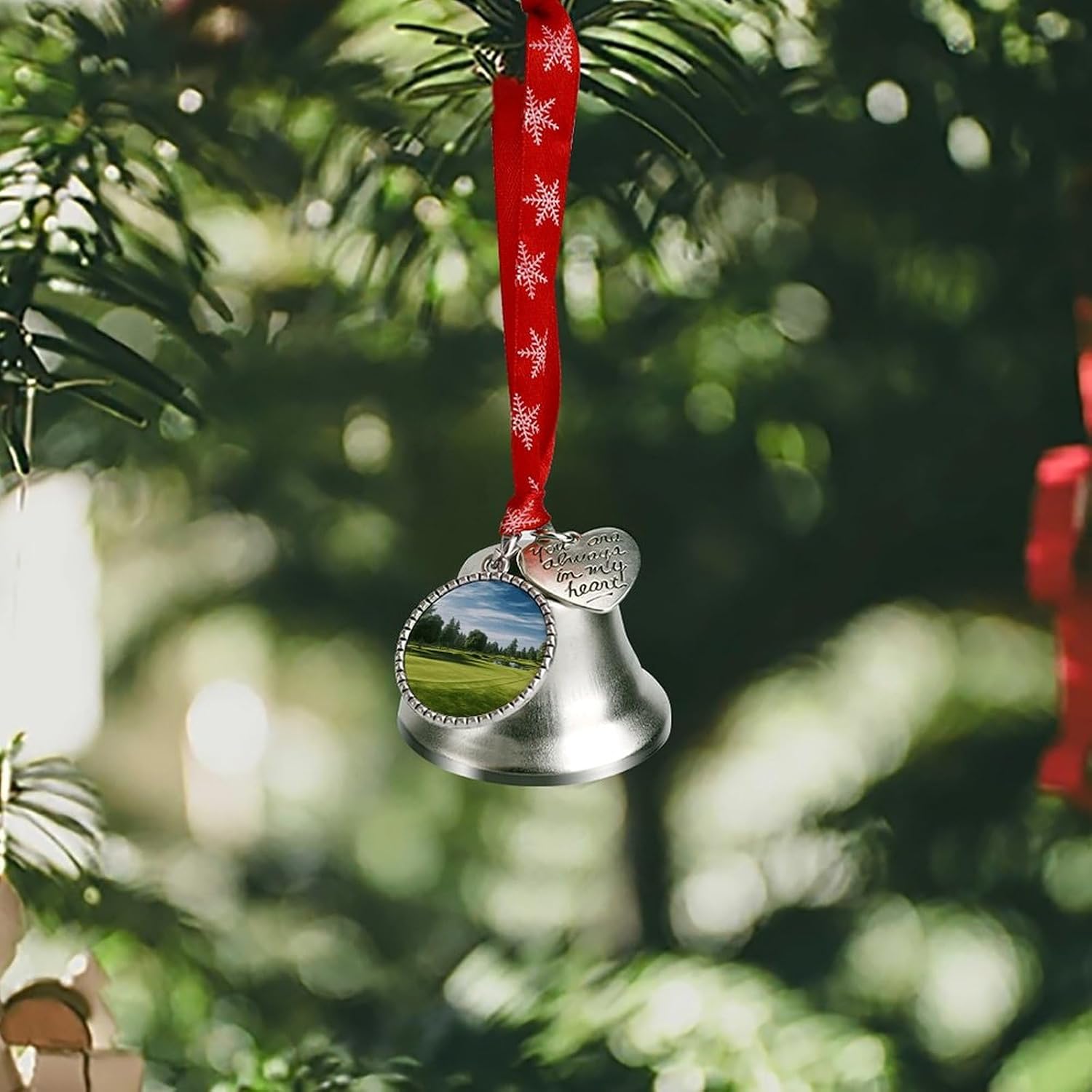 Golf Course Lawn Christmas Bells Ornaments Tree Jingle Bells Decors Xmas Silver Bell Hanging Decoration Pendants for Weddings Parties Christmas Wreaths