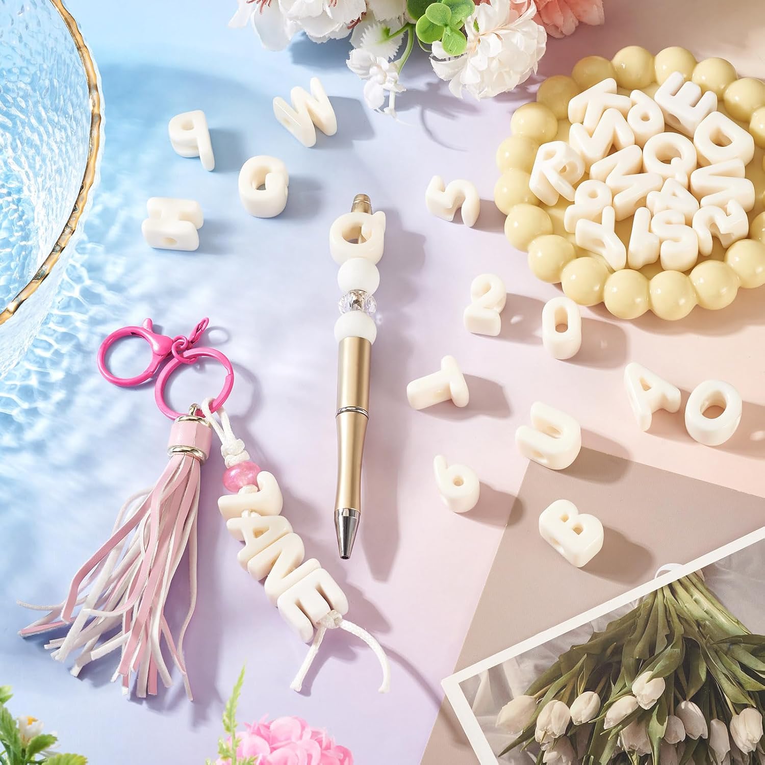 FASHEWELRY 36Pcs Large Letter Beads Chunky Number Beads for Friendship Bracelets Keychains Making, Beige Big Alphabet Number Bead 20mm Jumbo Bead for Paracord Bag Charms Shoelaces