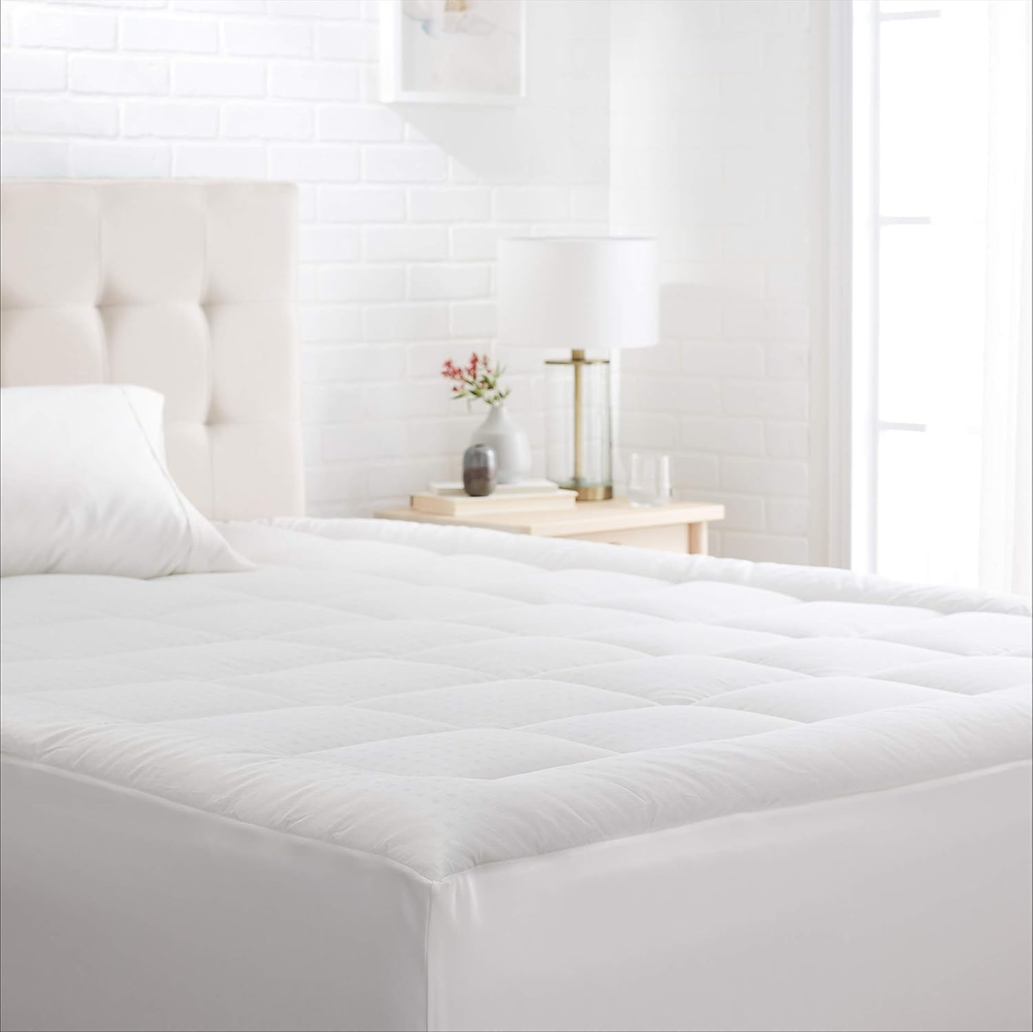 Amazon Basics Goose-Down-Alternative Mattress Topper Pad with Cotton Shell - Queen