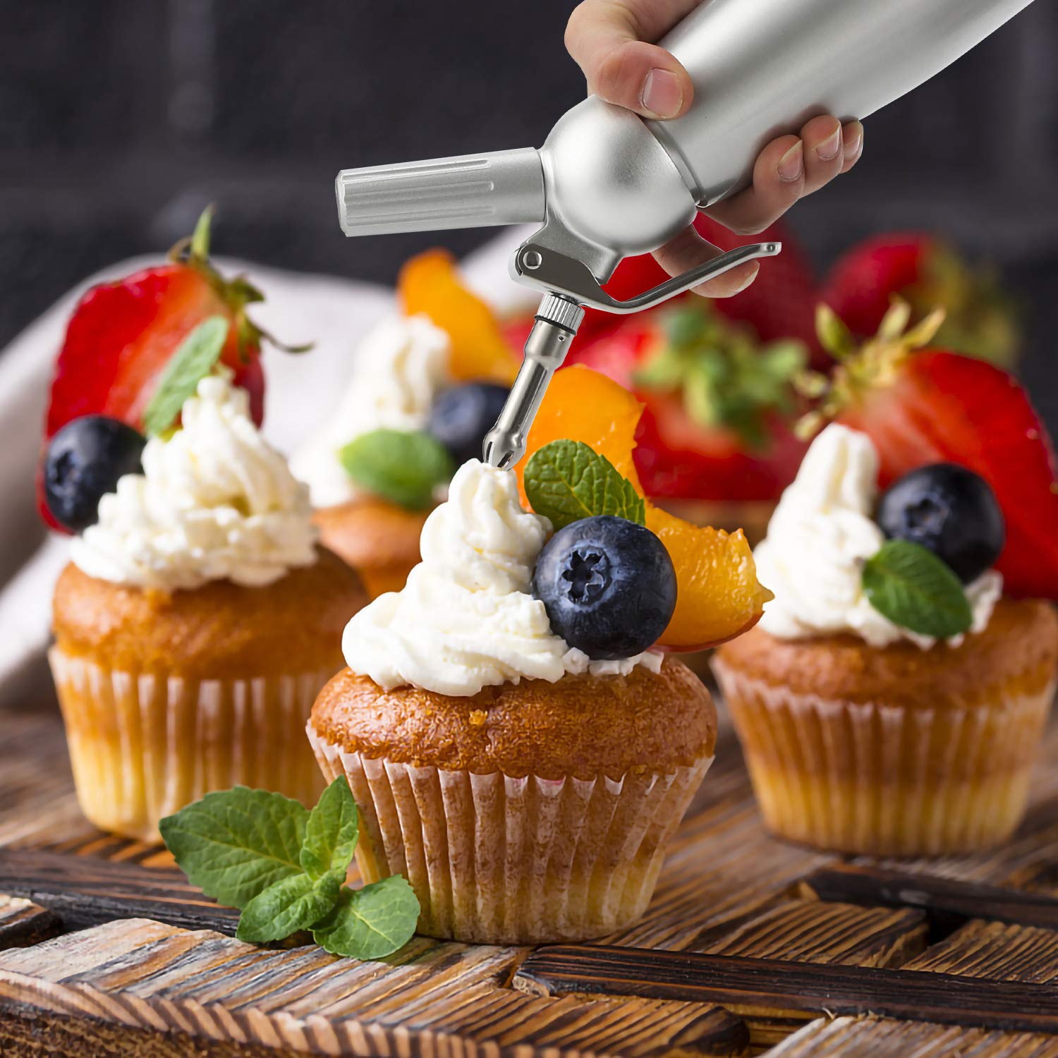 Sahnespender Aluminium/Edelstahl Sahnesyphon, 0,5 L Mit 3 Edelstahl Deko-Düsen und Reinigungbürste für die Zubereitung von Schlagsahne, Creme, Mousse (1x Edelstahl Sahnespender, Edelstahl)