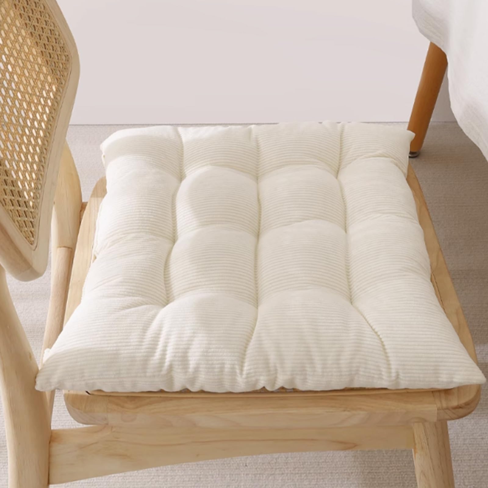 Cojín de asiento premium para silla de comedor con acabado capitoné de punto fijo