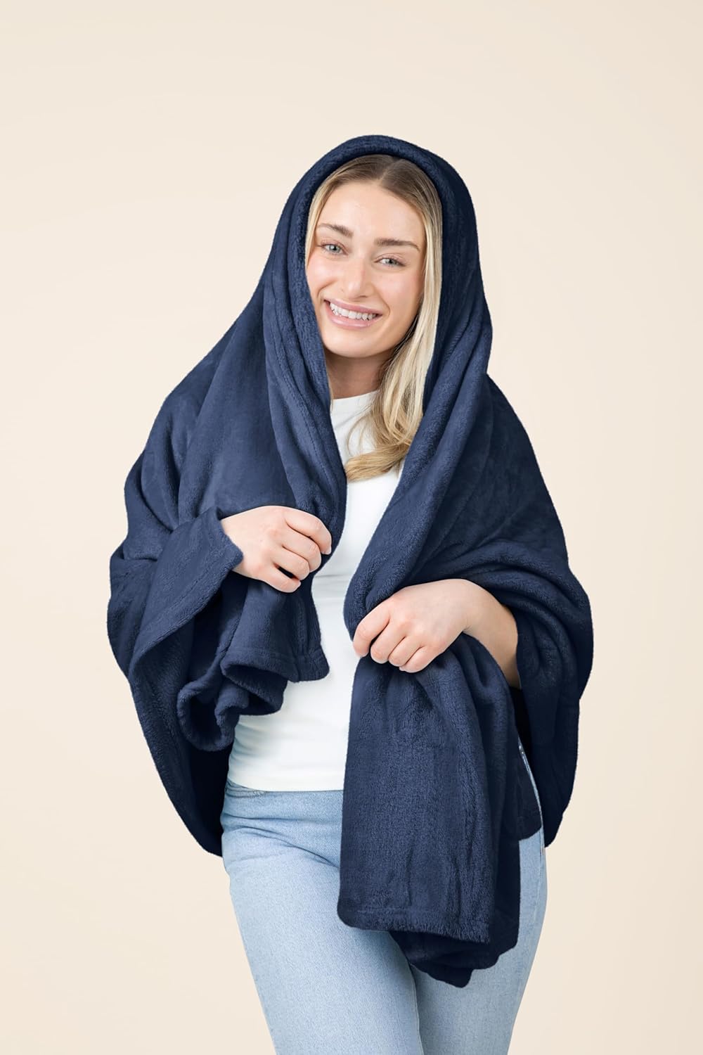 EverSnug Travel Blanket and Pillow - Premium Soft 2 in 1 Airplane Blanket with Soft Bag Pillowcase, Hand Luggage Sleeve and Backpack Clip (Navy Blue) - Image 2