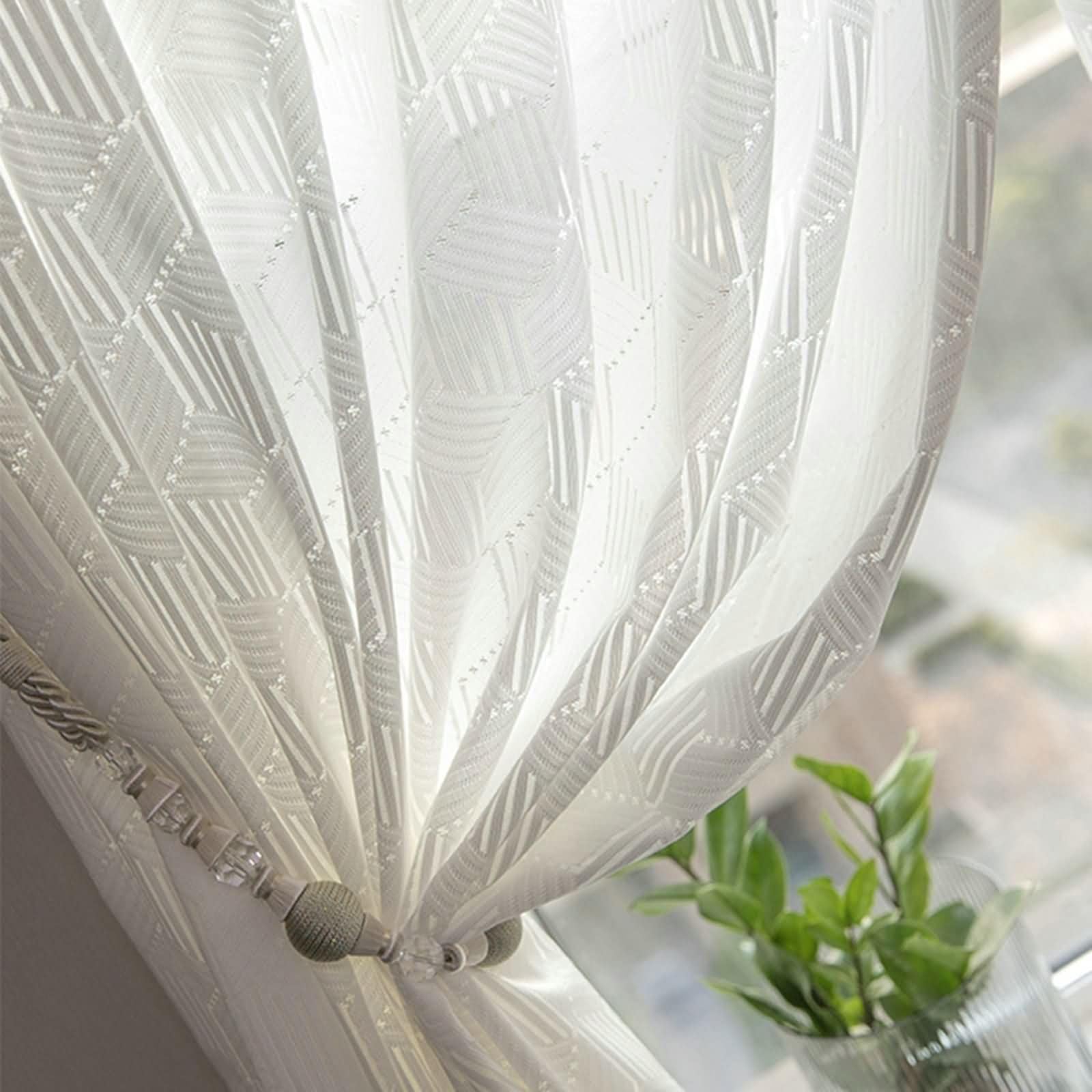 Cortinas blancas transparentes para dormitorio pequeño, juego de 2 con ojales, 96 x 115 cm, poliéster ligero con patrón geométrico, perfectas para decoración del hogar