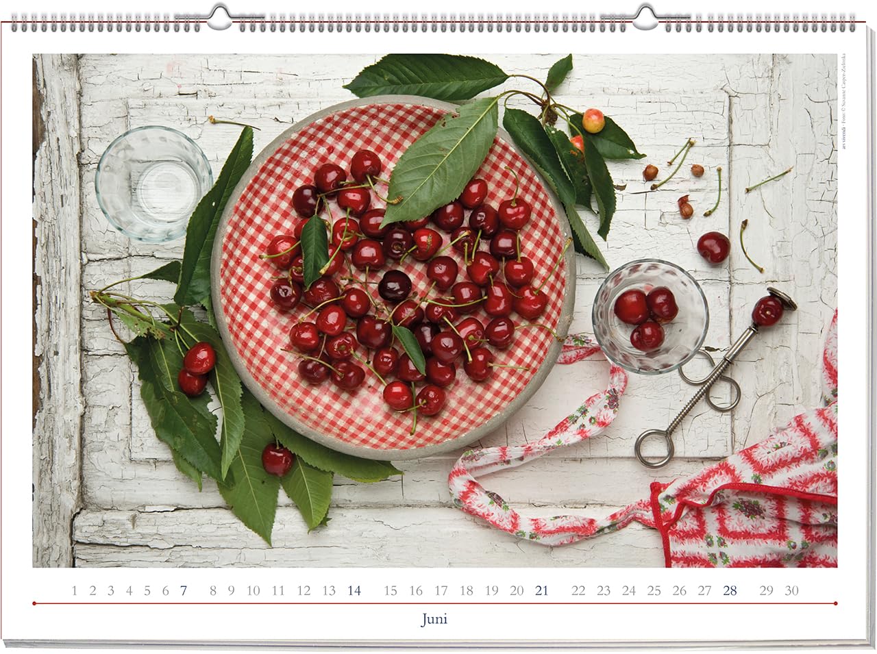 Essen & Trinken 2026 – Posterkalender mit puristischer Fotokunst - Kulinarische Motive in stilvollen Aufnahmen für jeden Monat
