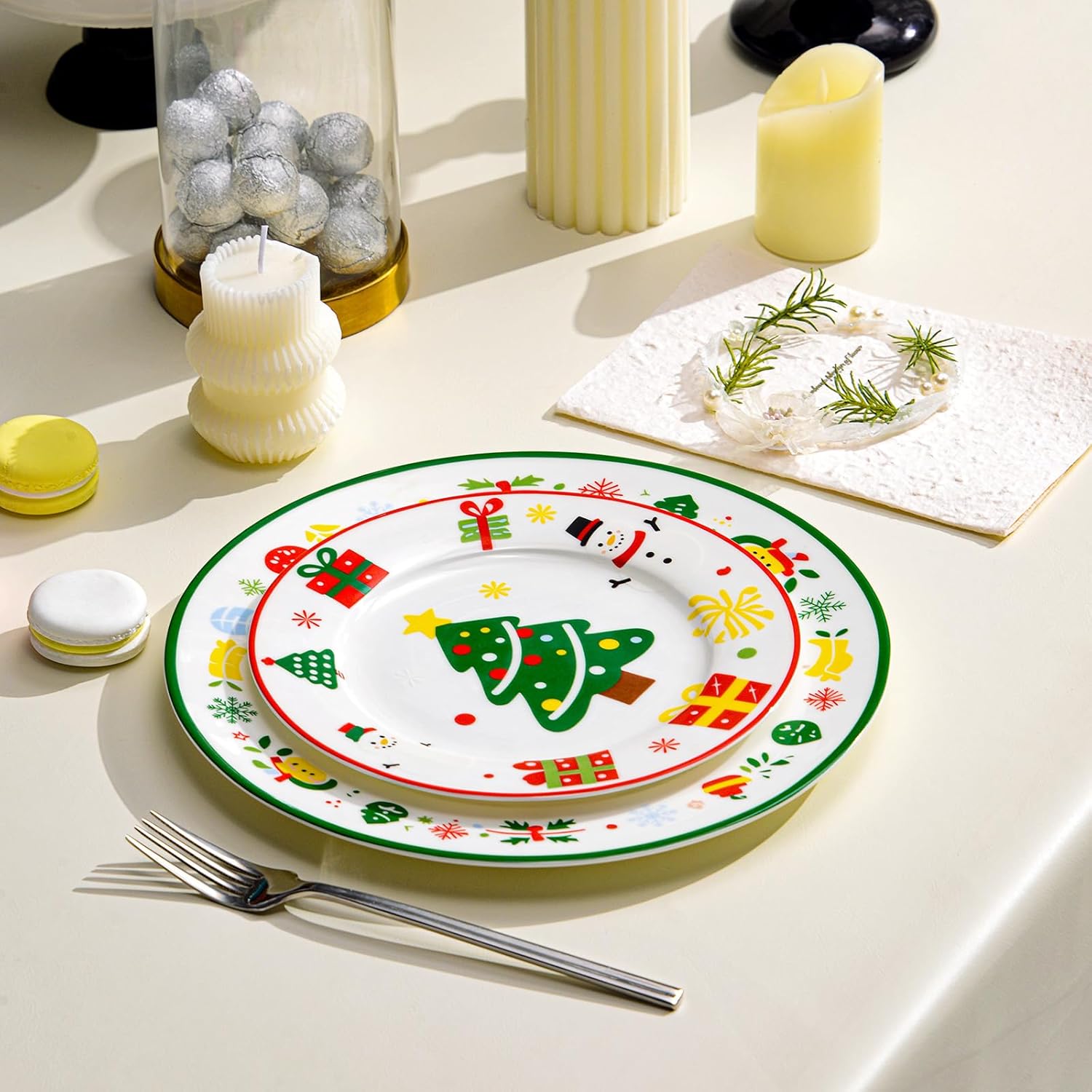 Fine Bone China Christmas 8 inches Dessert Plates Set of 4, Red and Green Design, Christmas and New Year Table Decorations Thin and Light Weight, Designed Gift Box, Dishwasher and Microwave Safe