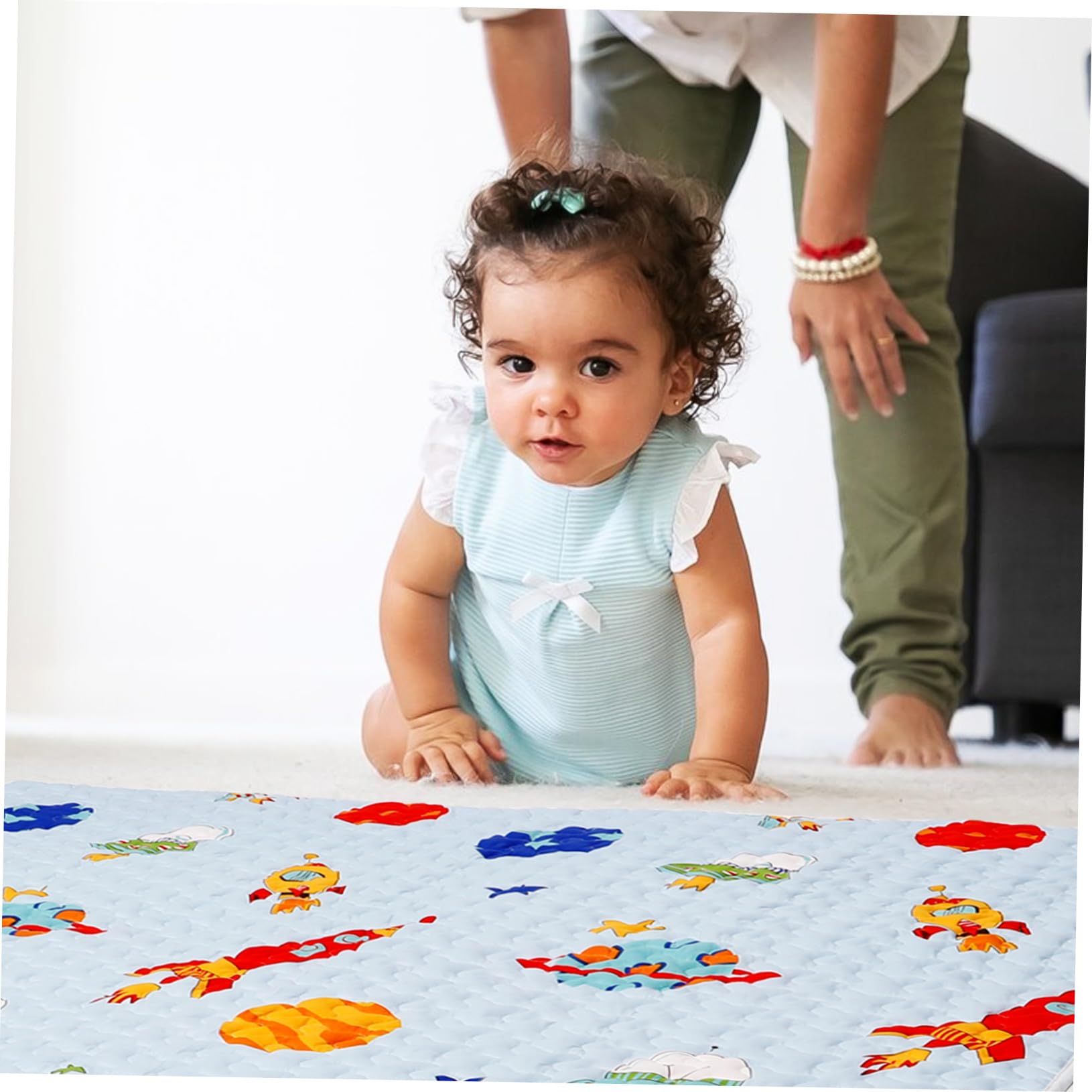 Mikinona Tapis pour Chaise Haute Anti-éclaboussures en Tissu Antidérapant Design Cartoon Polyvalent pour Bébé, pour Protéger le Sol Lors des Repas et Jeux