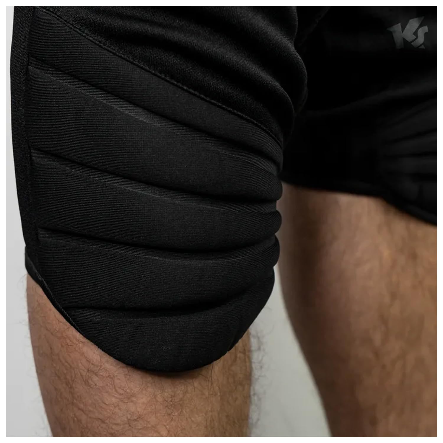 KEEPERsport - gepolsterte Profi Torwarthose 3/4 für Erwachsene und Kinder - Torwartkleidung für Training und Spiel - Größe 128-XXL - Farbe schwarz