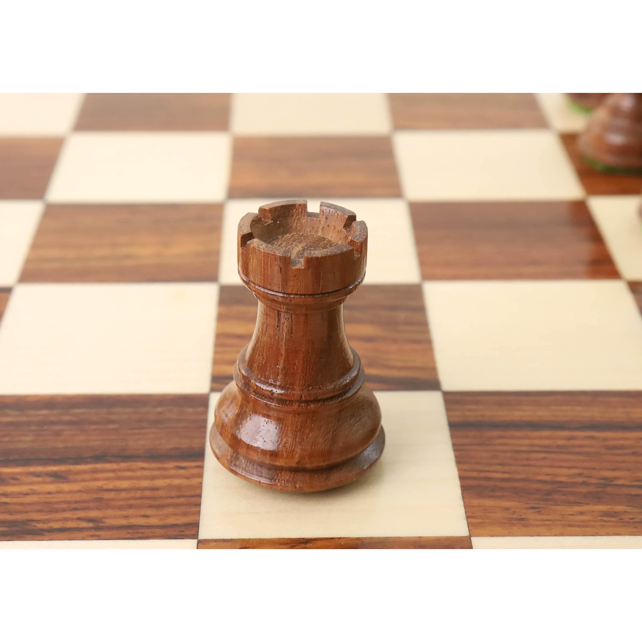 Royal Chess Mall - Juego de piezas de ajedrez rusas de Zagreb de 2.6 ″ - Madera de rosa dorada ponderada y boj