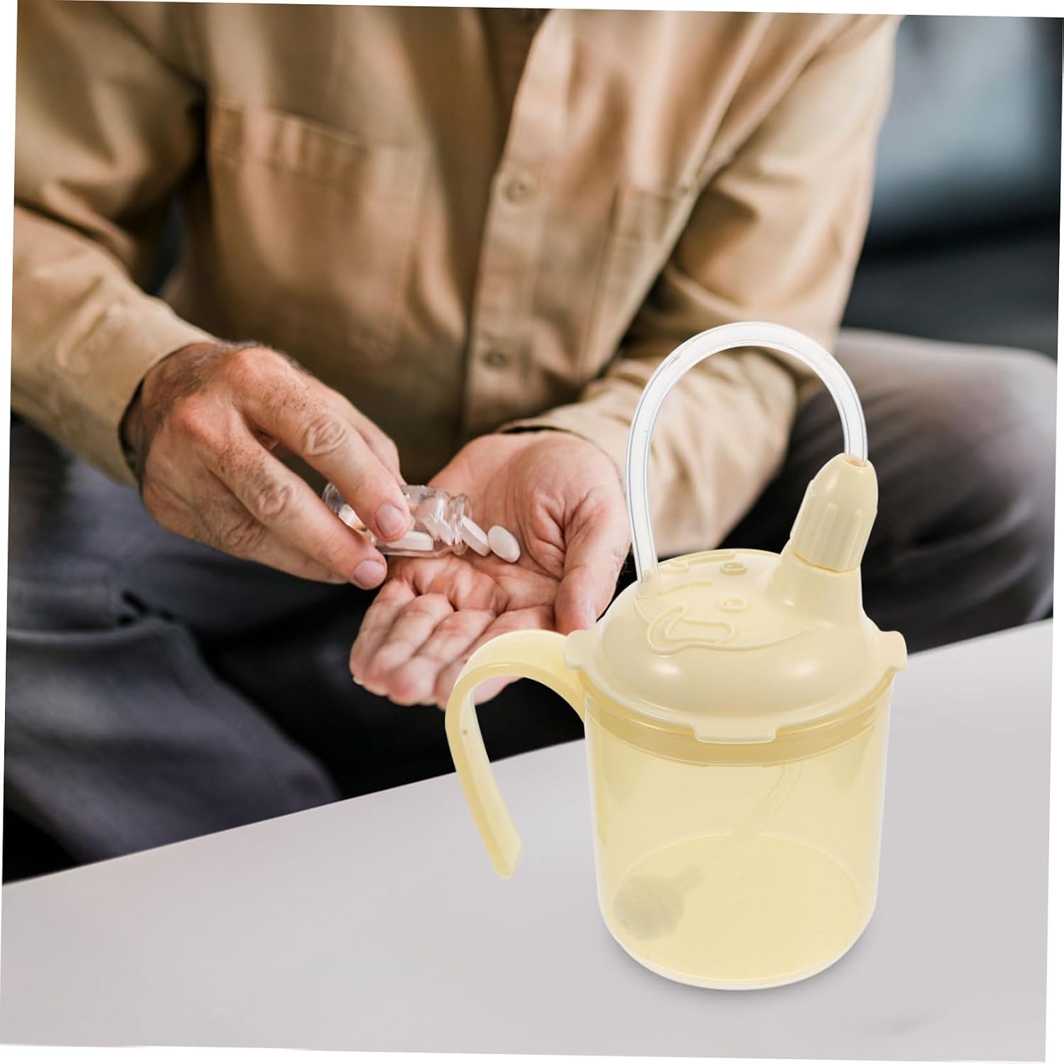 Leak Drinking Cup with Straw for Disabled and Elderly Practical Adult Sippy Cup for Convenient Drinking of Water Soup and Porridge for Patients Pregnant Women