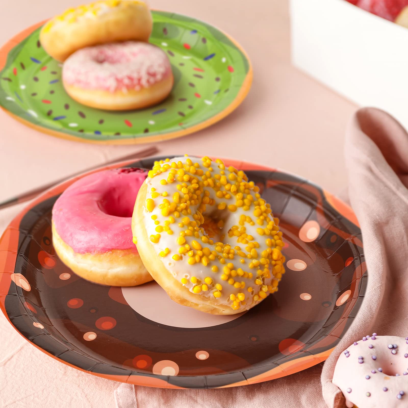 Huwena Donut-Pappteller, 17,8 cm, Einweg-Donut-Partyteller, bunt, niedliche Donut-Serviertabletts, Donut-Snack-Platte für Donut-Thema, Geburtstag, verschiedene Donut-Designs, Partyzubehör