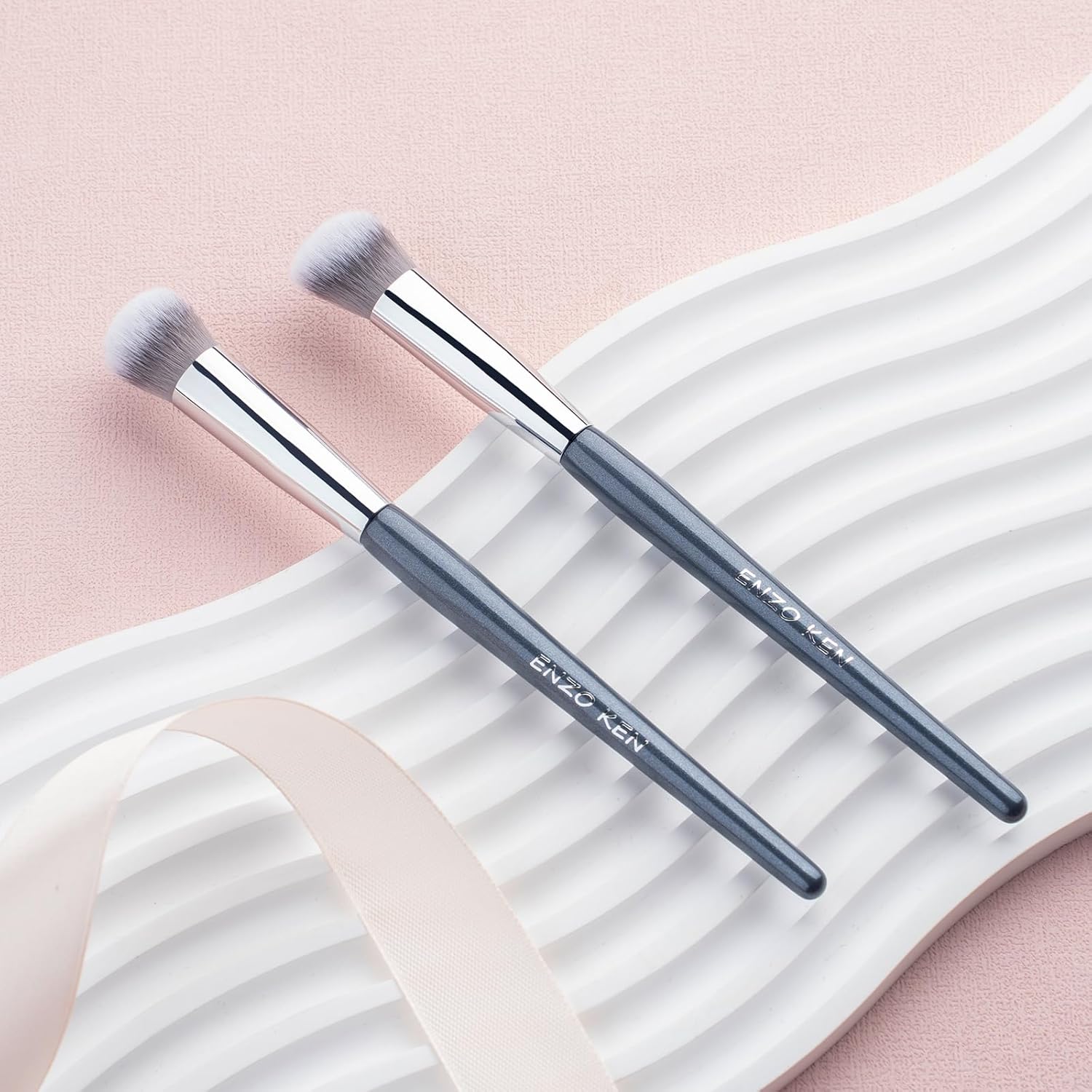 Angled Kitten Paw Concealer Brush Under Eye, Concealer Brush, Nose Contour Brush, Small Concealer Brushes for Makeup, Under Eye Makeup Brush, Under Eye Brush, Concealer Makeup Brush - 10M01 - Image 7