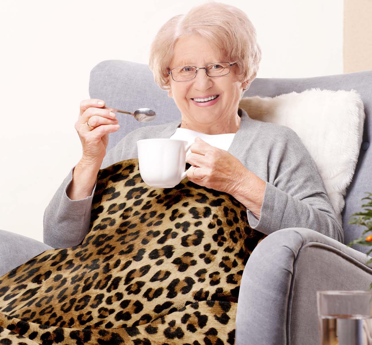 Cheetah Leopard Print Throw Blanket Ultra-Soft Cozy Leopard Decor Fleece Blankets Lightweight Cheetah Blanket for Couch Sofa Bedding Home Decor (50" L x 40" W, Leopard) - Image 6