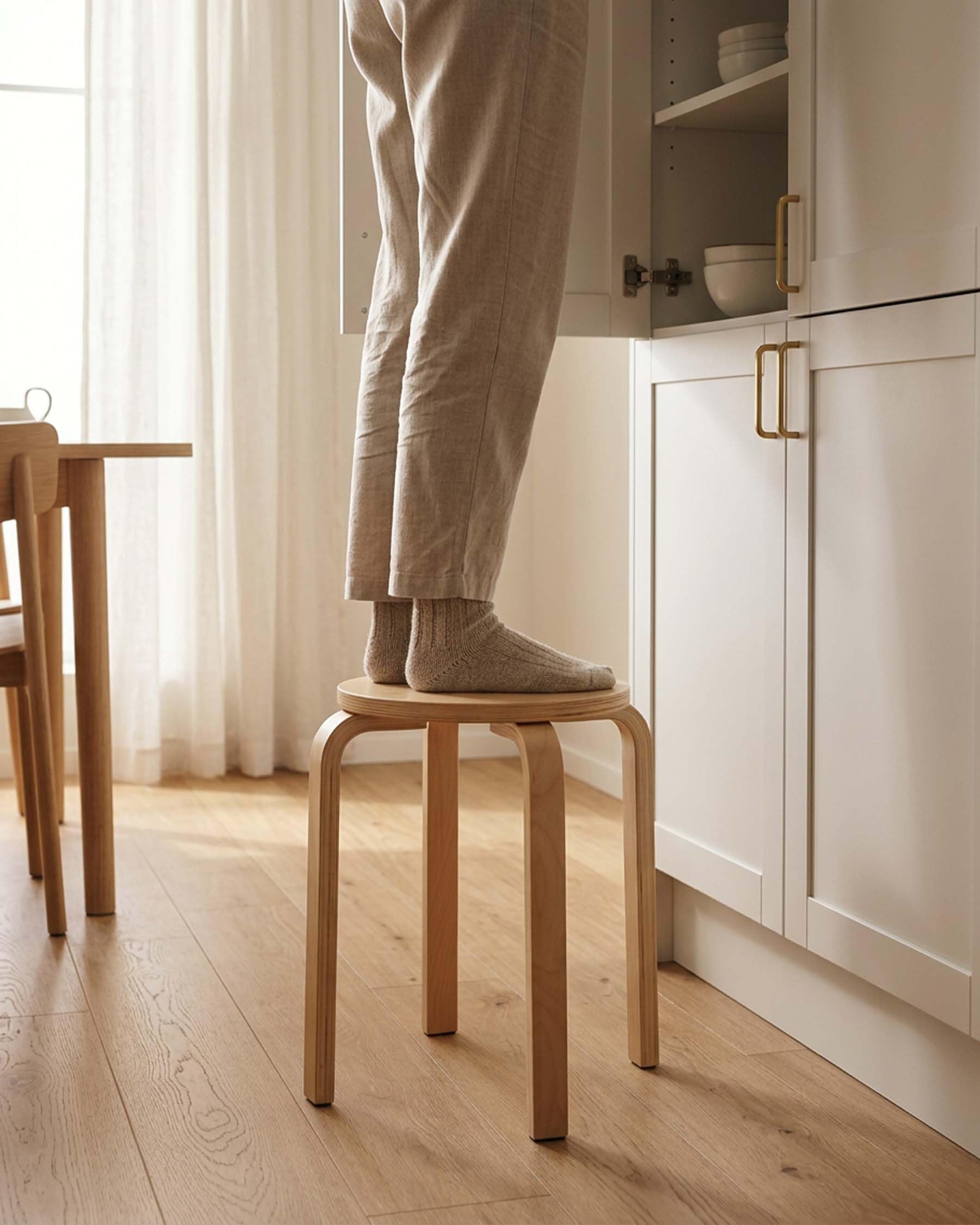 Tabouret Bois Lot de 2 Tabourets Empilables en Bois Tabouret Bas Rond pour Cuisine Salle à Manger Salon Café Maison Bureau Petit Tabouret en Bois Siège d’Appoint Gain de Place