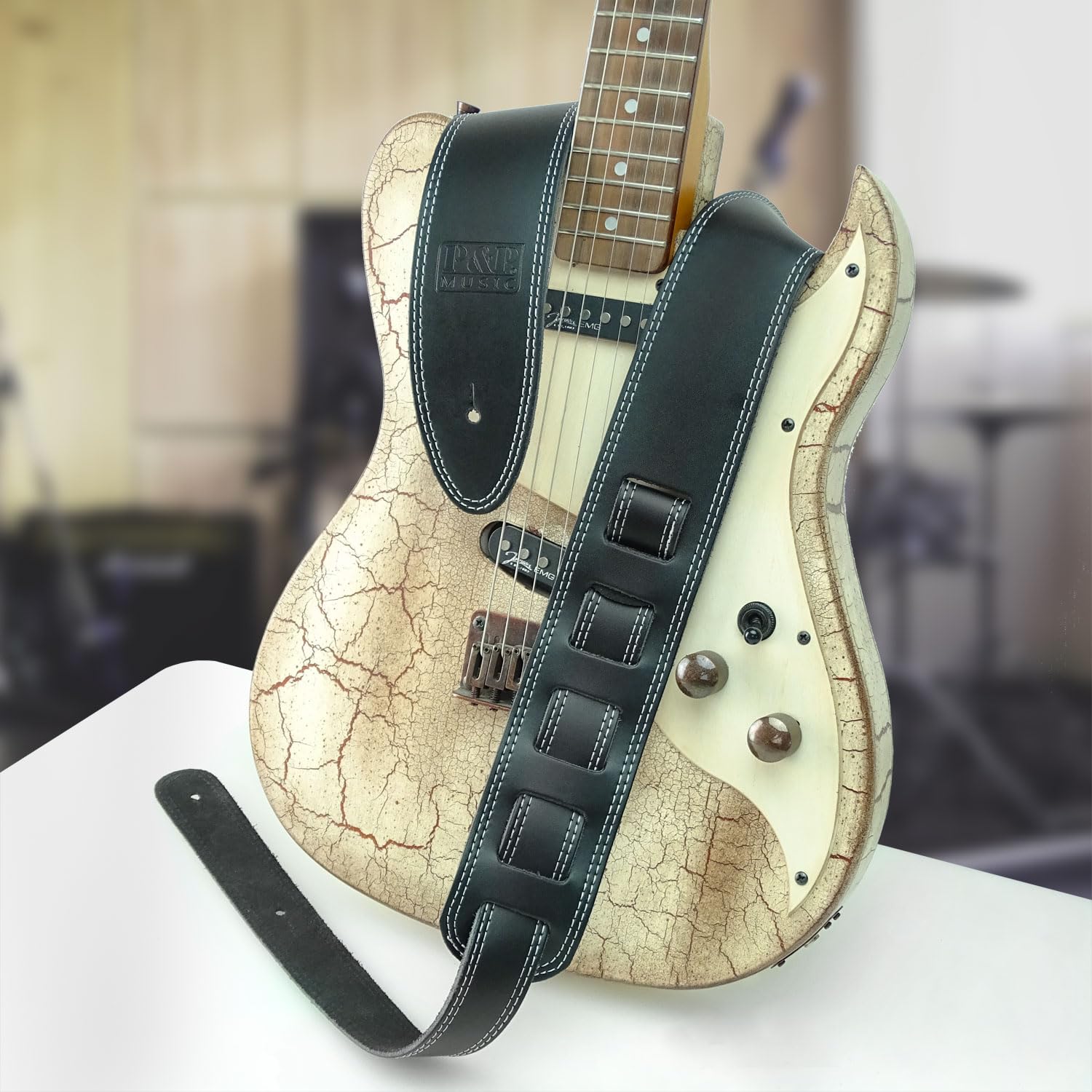 keepdrum personalisierter Gitarrengurt aus Echt-Leder Schwarz mit Wunsch-Text Gravur