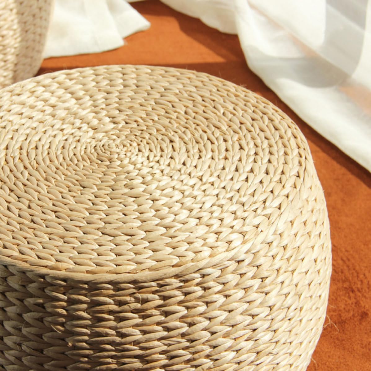 Healeved Sgabello in Rattan Intrecciato Antiscivolo per Casa, Struttura Solida e Design Moderno, Pouf Ottomano per Ingresso e Decorazione Domestica