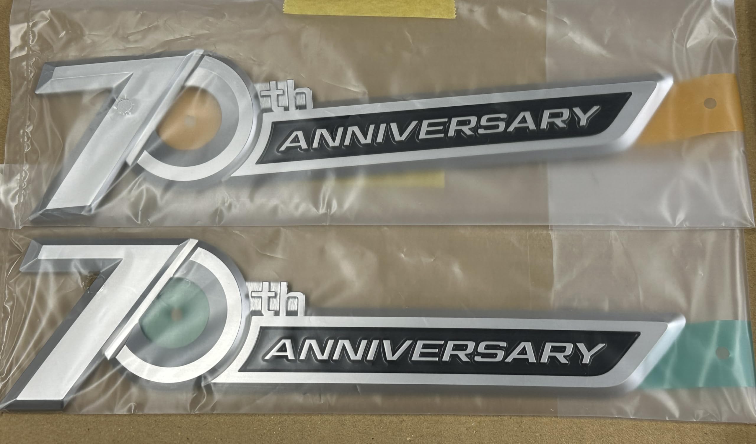 45R 再び エンブレムジャージフラノのヨットオール 2 86,900円 Amazon | TOYOTA (トヨタ) 純正部品 150プラド 70周年エンブレム 品番