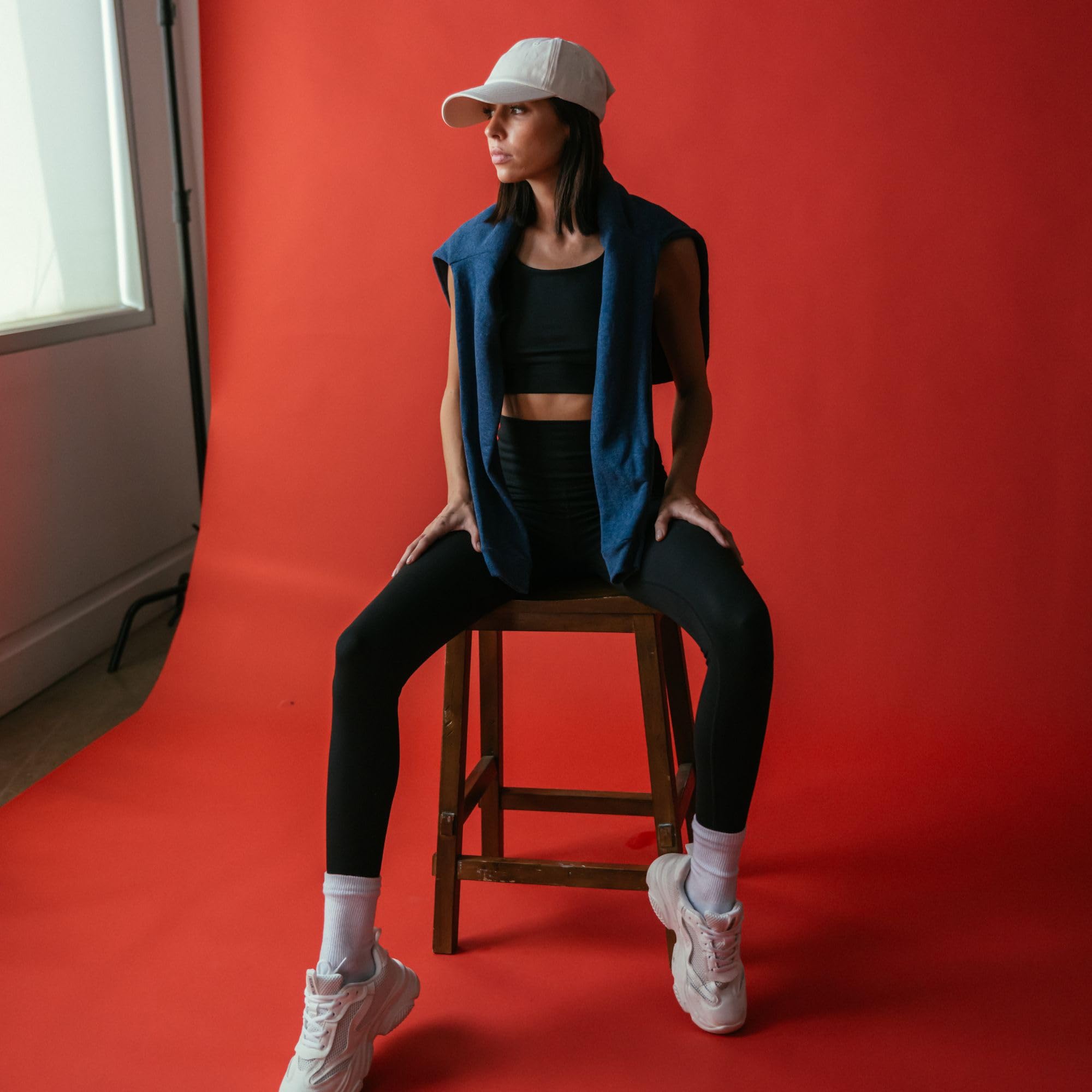 Hanes Moves 7/8 Leggings, Soft Moisture-wicking Leggings With Internal Pocket, 25" - Spodnie lekkoatletyczne Kobiety