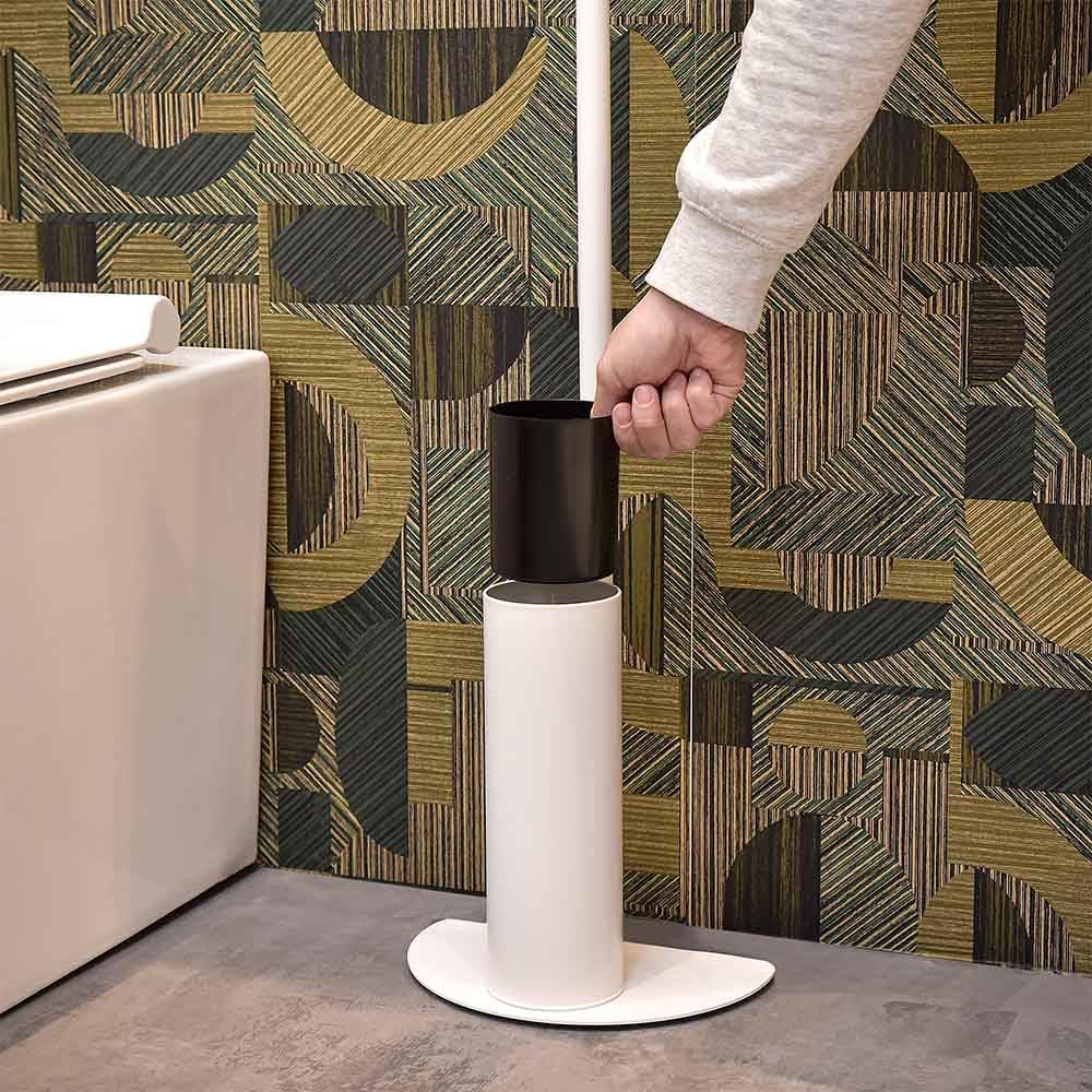Piantana Bagno salvaspazio in acciaio, disponibili in 2 colorazioni, base ergonomica salvaspazio (Bianco, Portascopino)