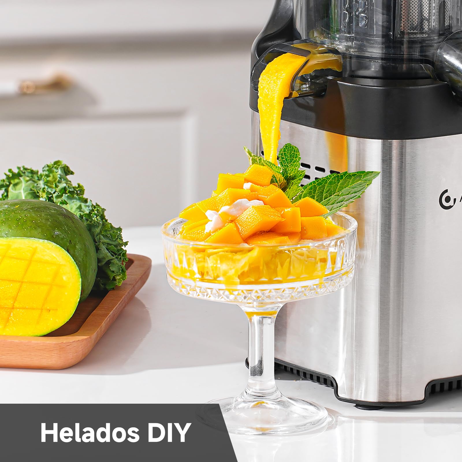AMZCHEF Sin Preparación 120MM Slow Juicer - Limpieza Rápida Licuadora Prensado en Frio - Extractor 2L capacidad para verduras y frutas enteras [Clase de eficiencia energética A+++]