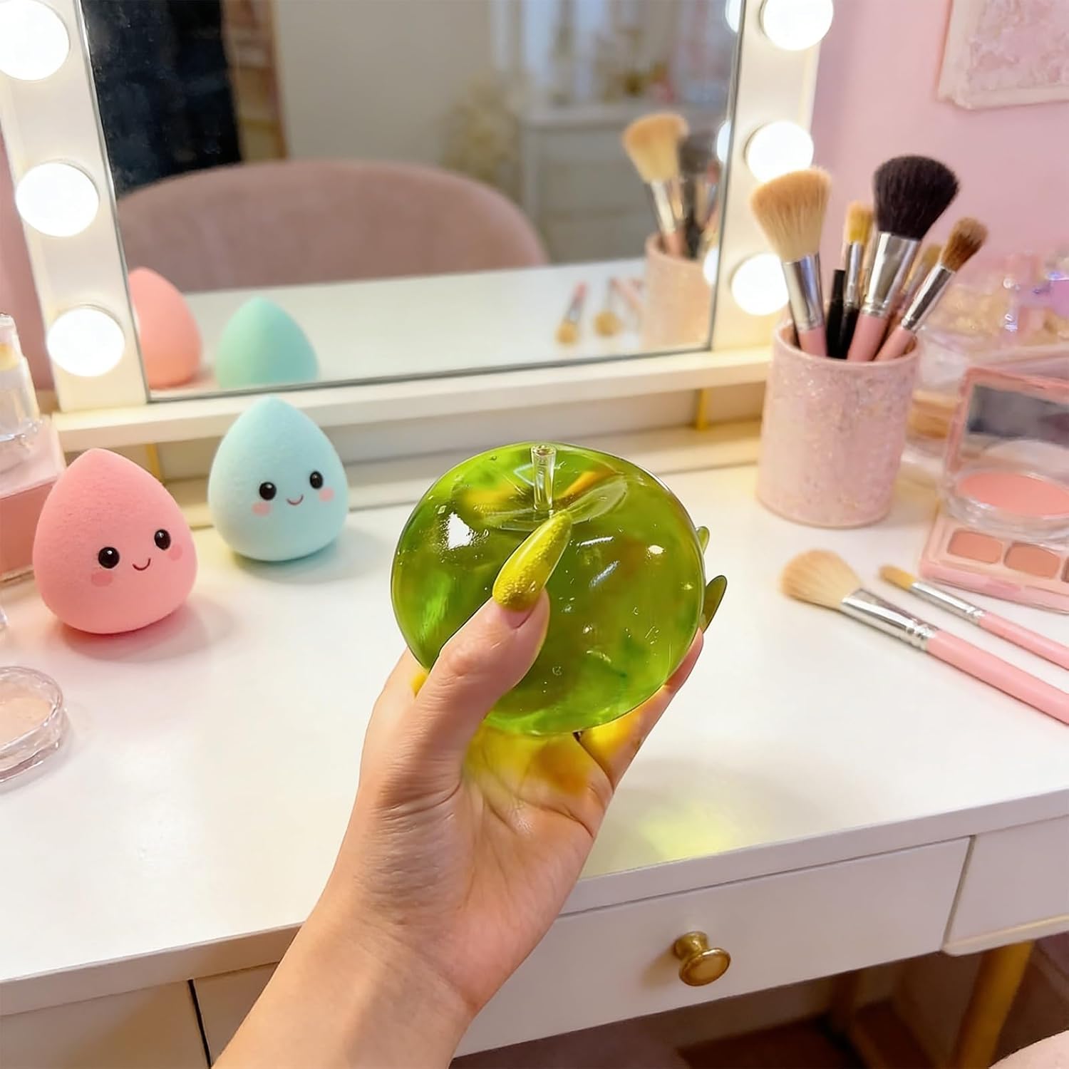 Squishy Apple Slow Rising Fruit Squishies, Realistic Squeeze Luck Green Apples Rebounding Stress Ball Soft Anxiety Relief Fidget Toy for Adults Cute Desk Decor & Party Favors(Green 1pc)