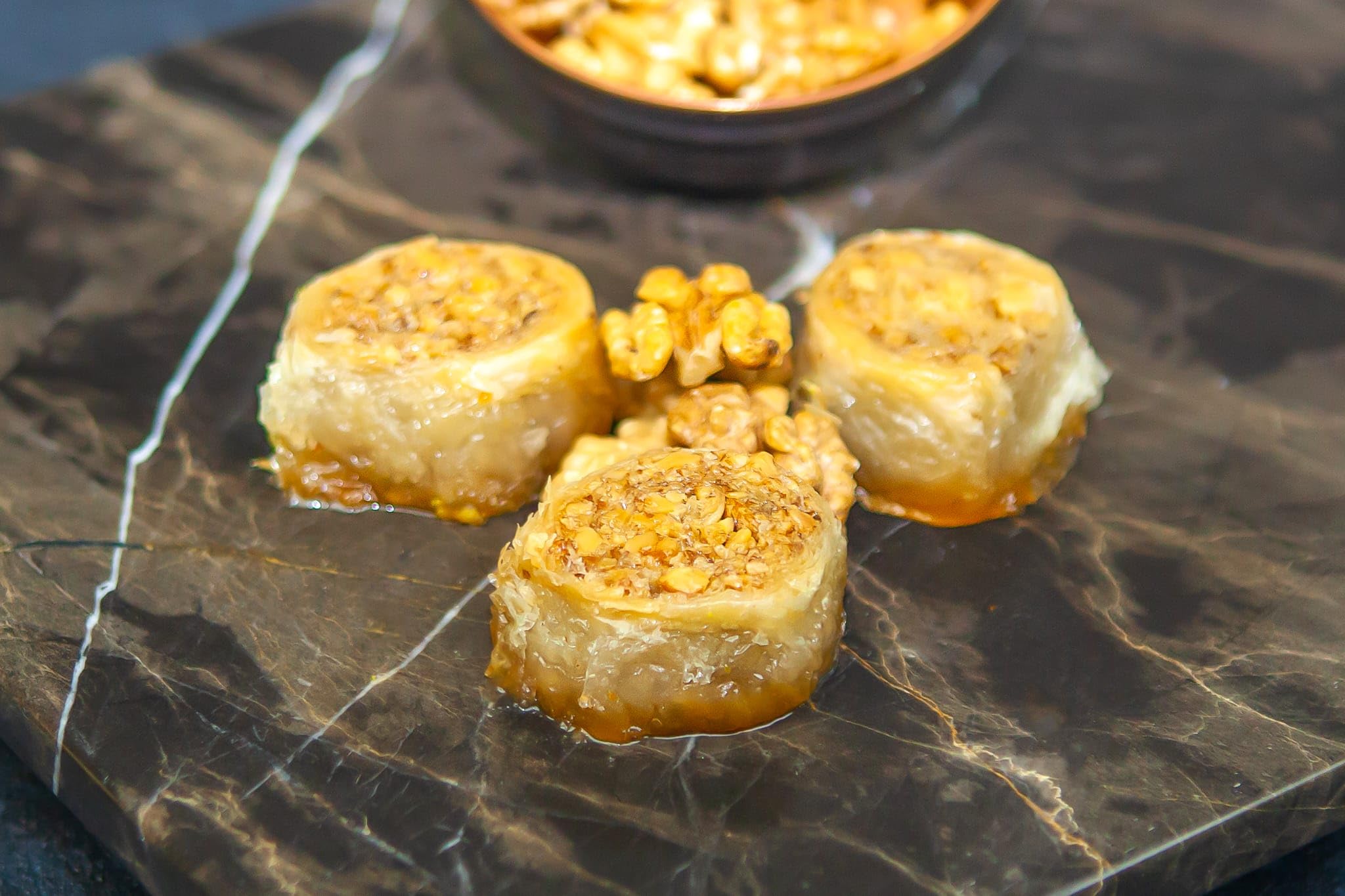 Gulluoglu Walnut Palace Roll, 18 pieces (1.1 lb - 500 gr), daily fresh shipment from Istanbul/Turkey