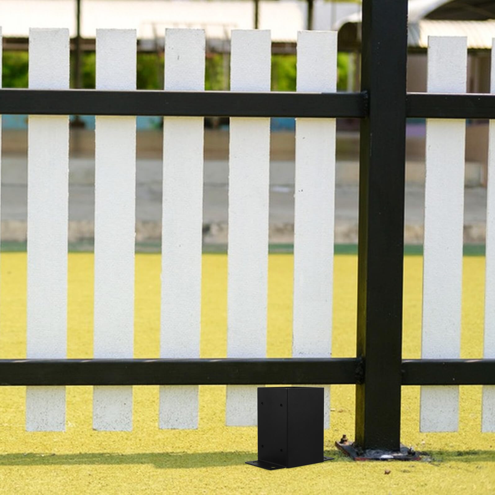 Housoutil Staffe Porta Palo per Ponti e Ancoraggi per Pali Esterni in Metallo Nero, Base Regolabile per Pali di Pergola e Recinzione, Supporto Resistente per Terrazze e Verande, Set