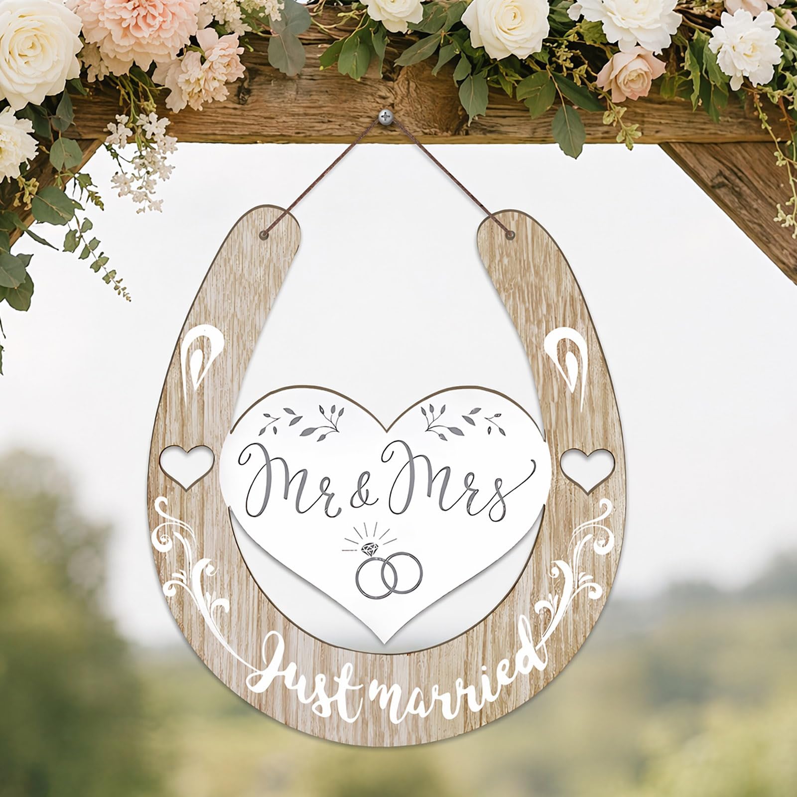 Elegant Wedding Horseshoe for Bride and Groom - Just Married Gifts & Mr and Mrs Gifts - Lucky Horse Shoe Hanging Decoration with Ribbon for Wedding Day, Engagement & Bridal Shower