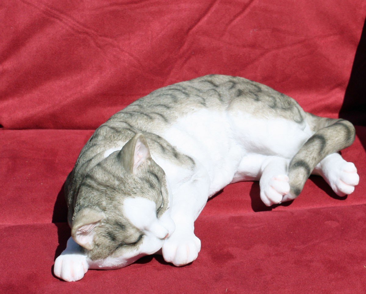 Schöne Dekofigur schlafende Katze Tierdeko Katzenfigur Deko für Innen und Außen