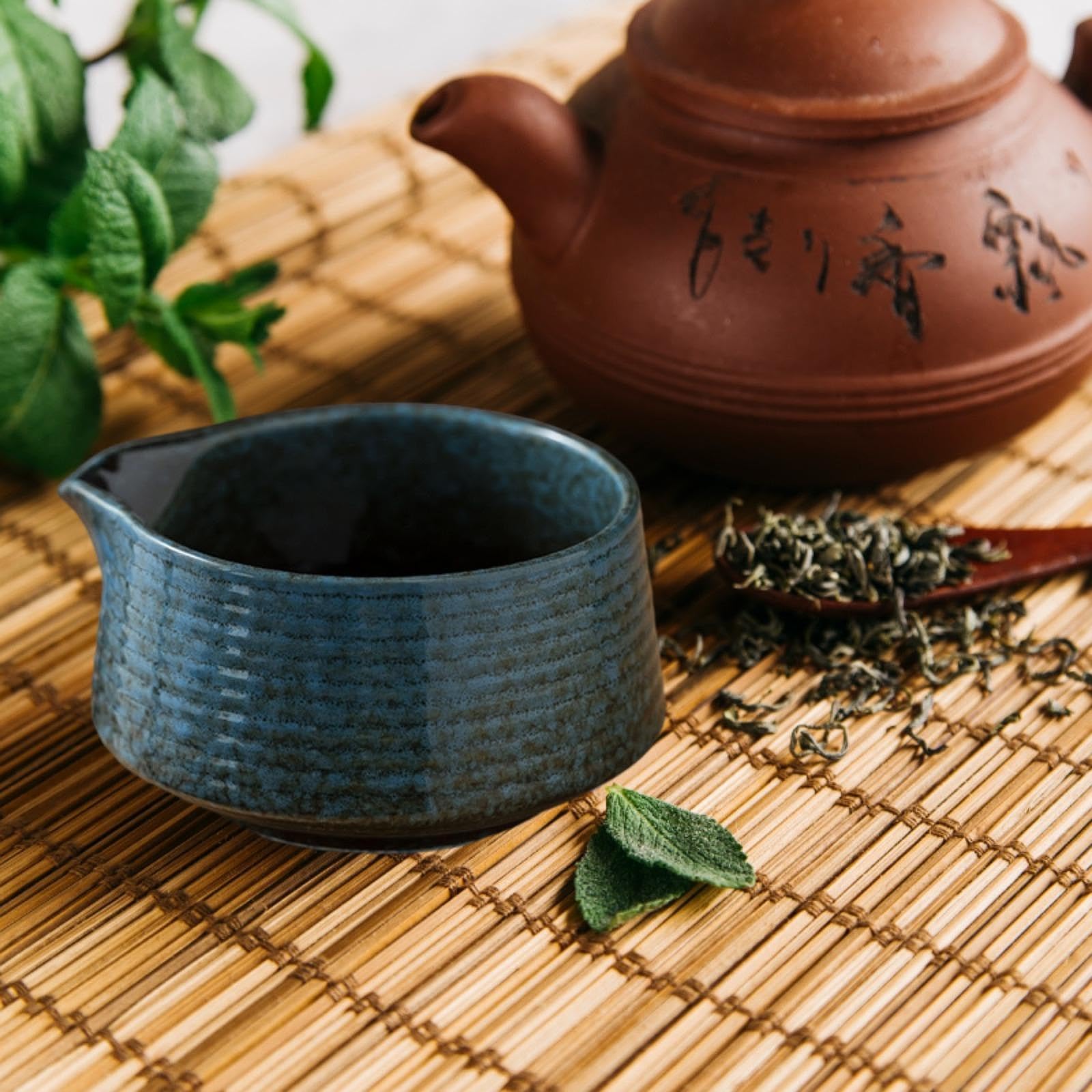 KQWVZ Matcha Schüssel Keramik 500ml - Traditionelle Japanische Teeschale Mit Ausgießer