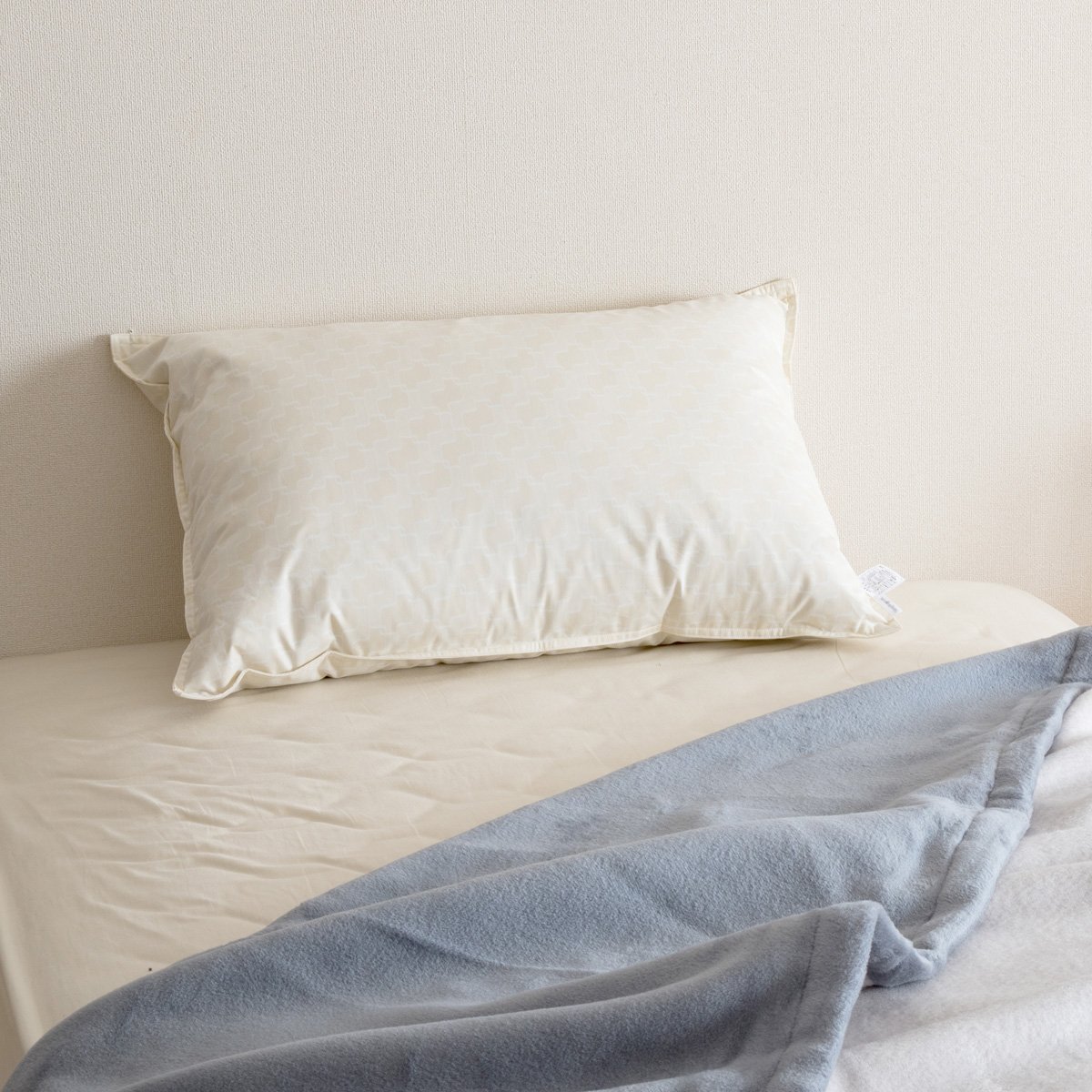 Amazon｜ロマンス小杉 羽毛まくら 50×70cm ダウン93％ 日本製 羽根