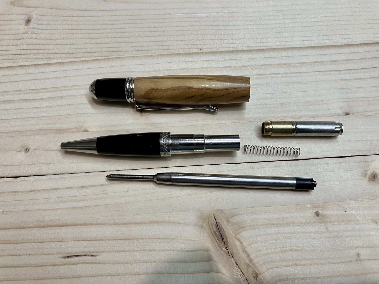 Penna artigianale fatta a mano in legno di Ulivo - sierra -