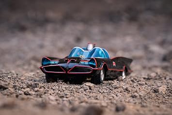 toy Cars DC Comics 1:24 Classic TV Series Batman Batmobile Die-Cast Car & 2.75 Batman, Robin, Penguin, The Joker Figures