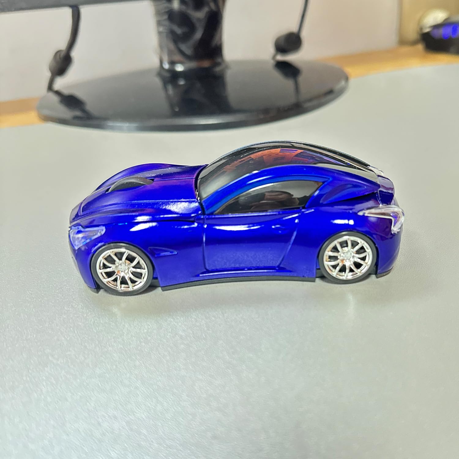 Mysz samochodowa do komputera, bezprzewodowa mysz samochodowa z odbiornikiem USB, 3D, 1600 DPI, fajna mysz w kształcie samochodu, urocza mini mysz do laptopa PC komputera Mac, dla chłopców