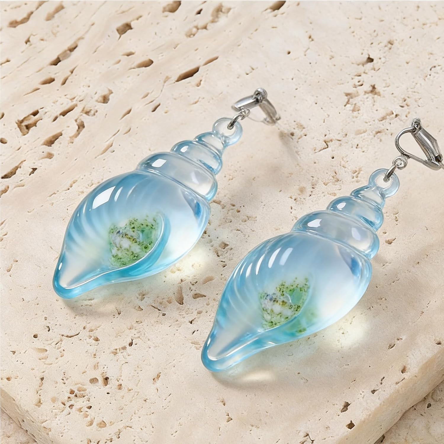 3D Hawaii Seashell Conch Clip on Earrings for Women Acrylic Resin Handmade Shell Conch Clip on Earrings Summe Ocean Casual Jewelry Gift