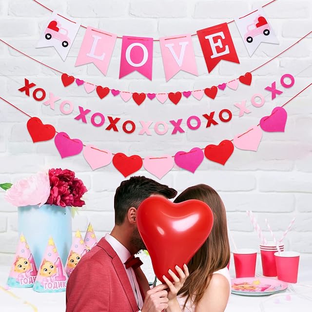 4 PCS Valentine's Day Decoration Banners, Romantic Decoration of Love, for Mothers Day Valentines Day Wedding Anniversary Engagement Decorations Party Supplies