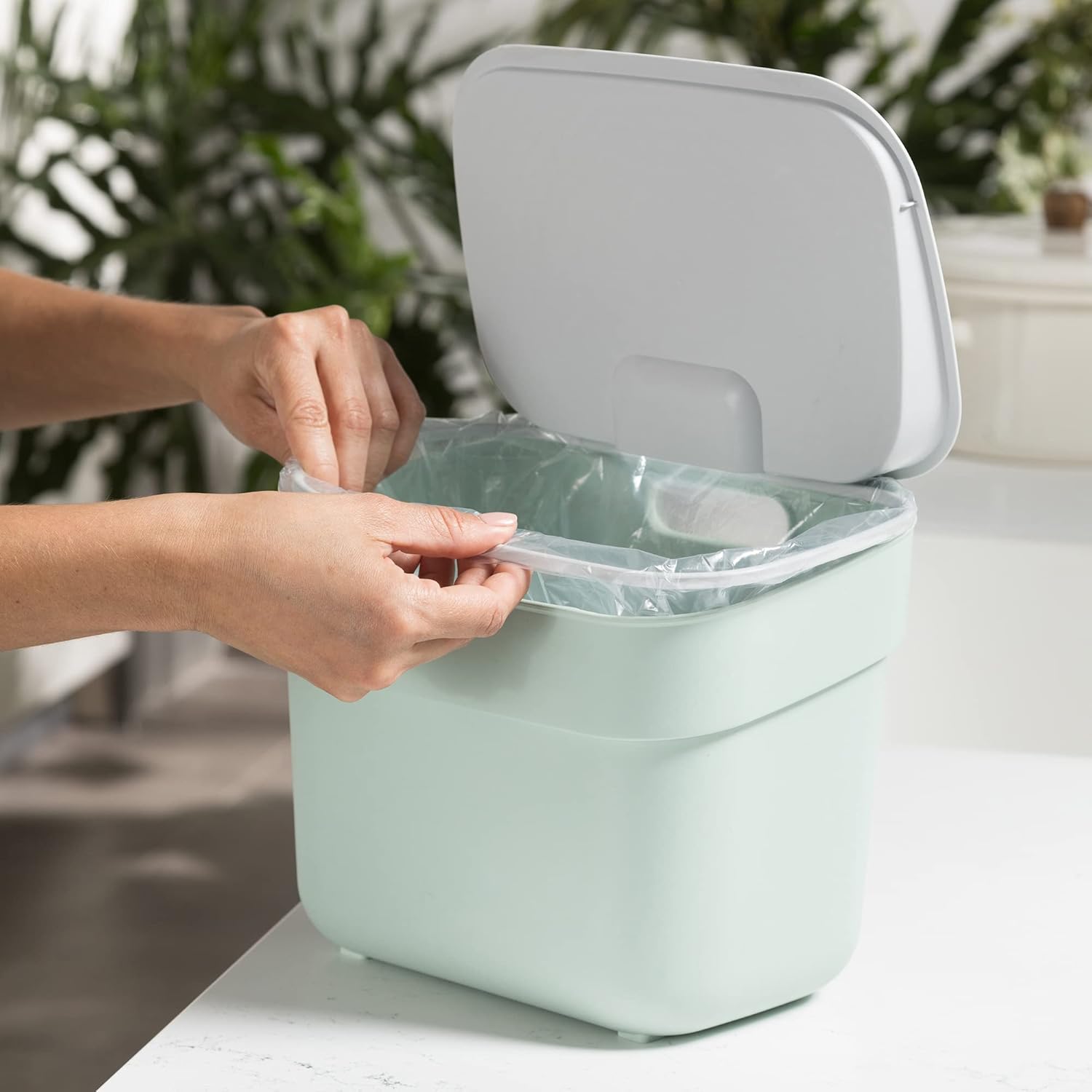 Curver Ready to Collect 5L Recycling Lift Top Bin Green