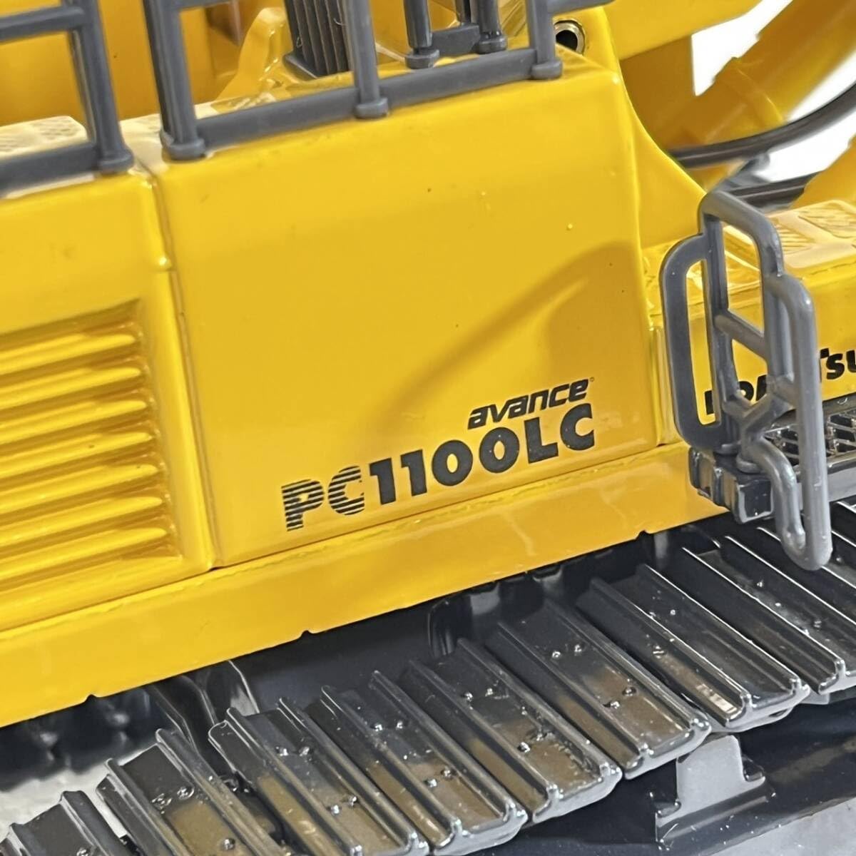 Amazon | コマツ KOMATSU PC1100LC-6 1/50 DIECAST METAL ミニカー