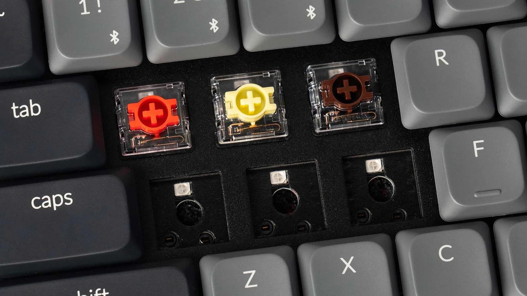 Keychron K3 Versione 3 Tastiera meccanica senza fili, Bluetooth/USB-C, RGB LED, Hot-swap, macro programmabili QMK/VIA, ABS keycaps, per Mac/Windows, Low Profile 2.0 Red Switch