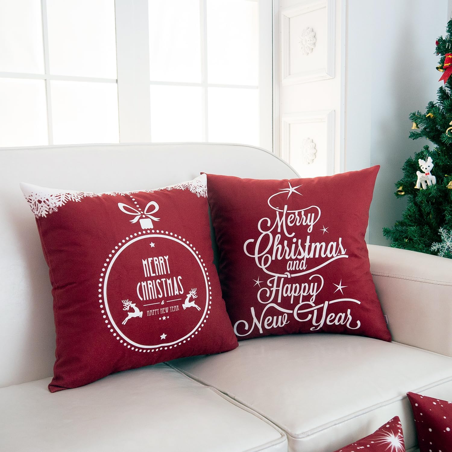 red Christmas Decorative Throw Pillow Covers 18x18 Inch Soft Plush Farmhouse Home Decor livingroom Pillow Case Couch Sofa Bed Chair Cushion Case Pillows Covers Set of 4