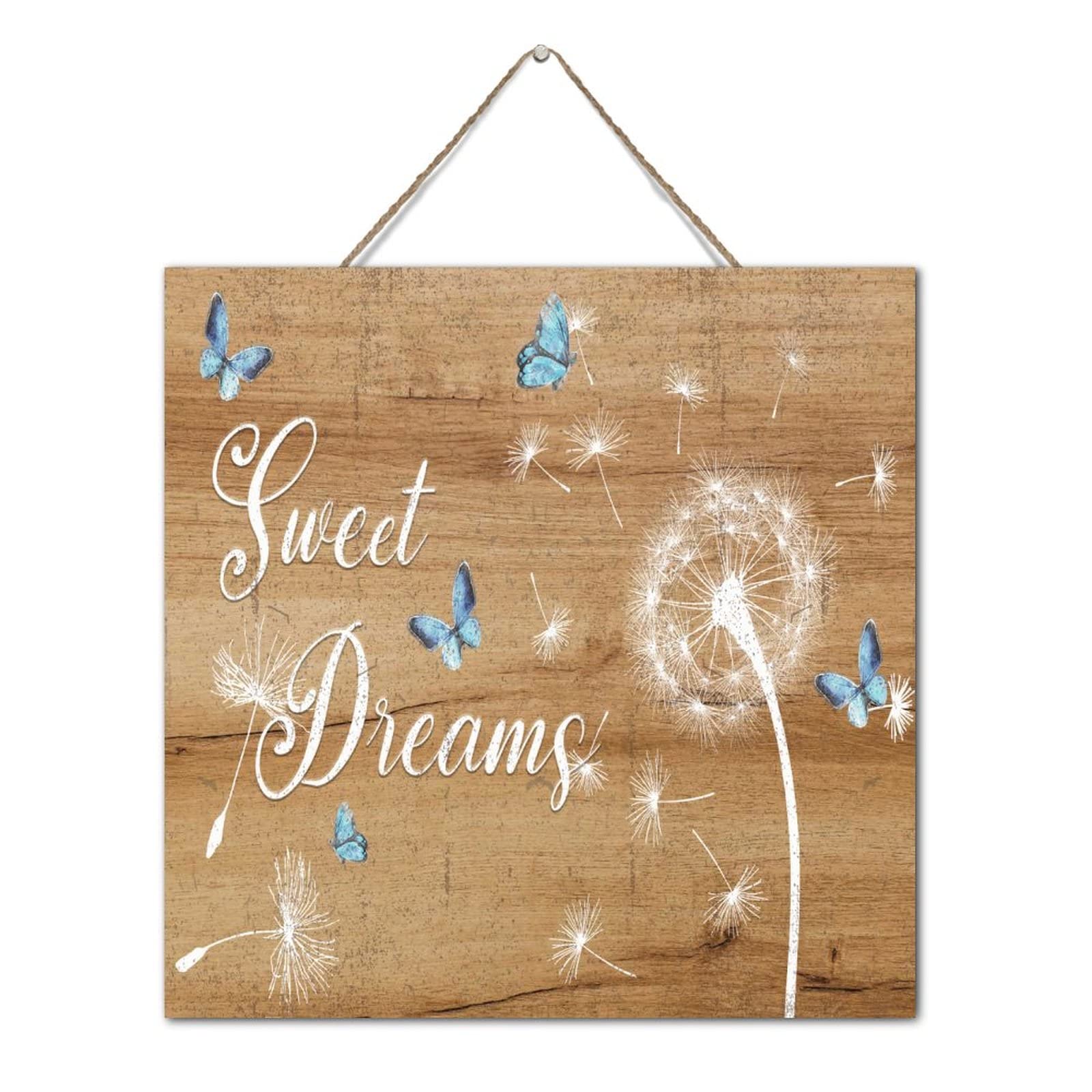 Décoration murale rustique en bois pour embellir un mur blanc de bureau