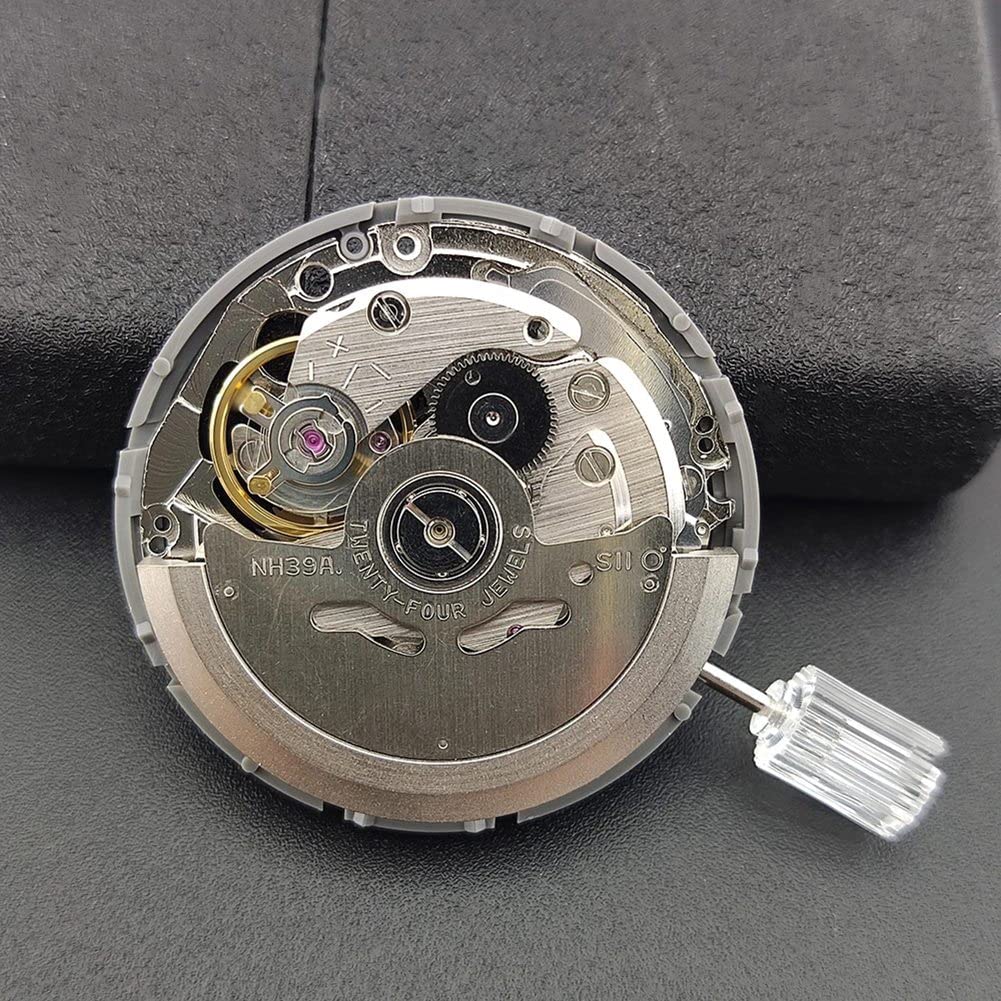 El Movimiento de Reloj NH39/NH39A admite Ajuste de Fecha y Puede Utilizarse para la sustitución de Movimientos de Reloj.