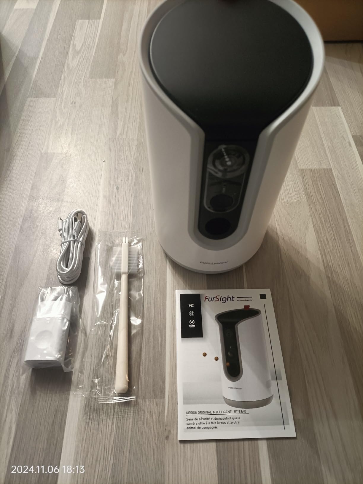 PARINNOV - 2K Telecamera animali domestici [SENZA ABBONAMENTO] Vista 360°, Distributore di cibo e dolcetti tramite app, Notturna, Telecamera per cani e gatti, Rilevamento di abbai, suoni e mov., Alexa